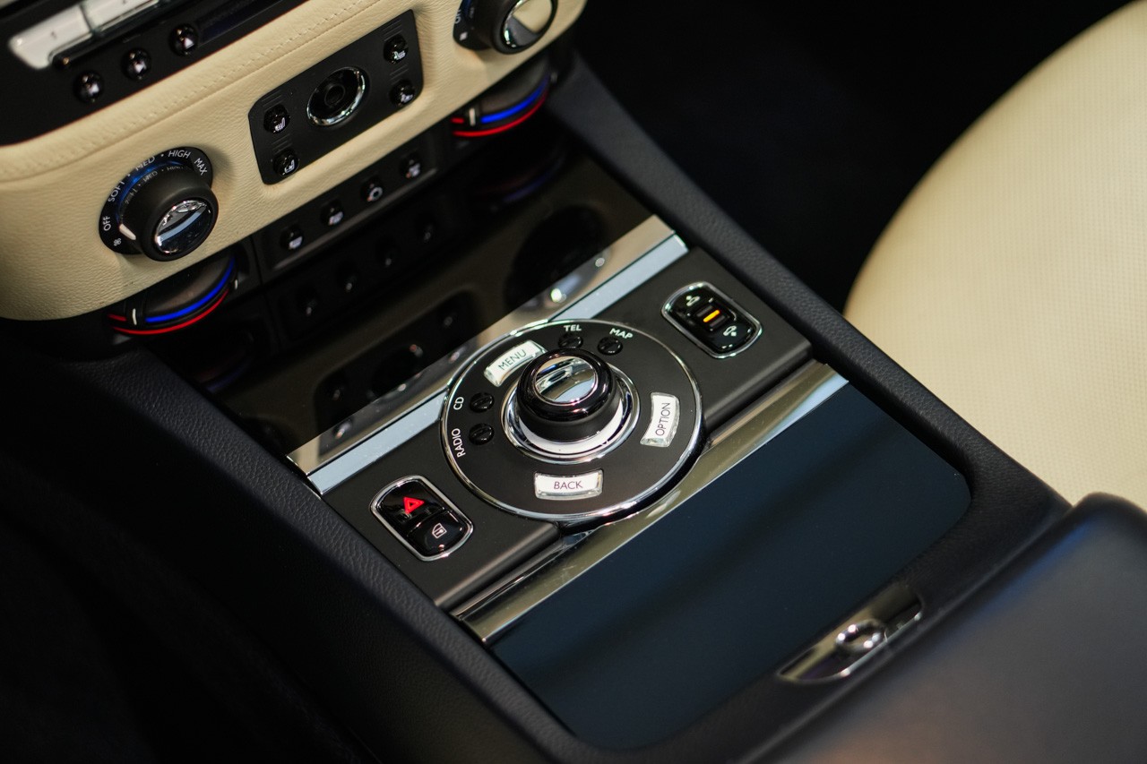 ROLLS-ROYCE Ghost 6.6 V12 EWB-image-35