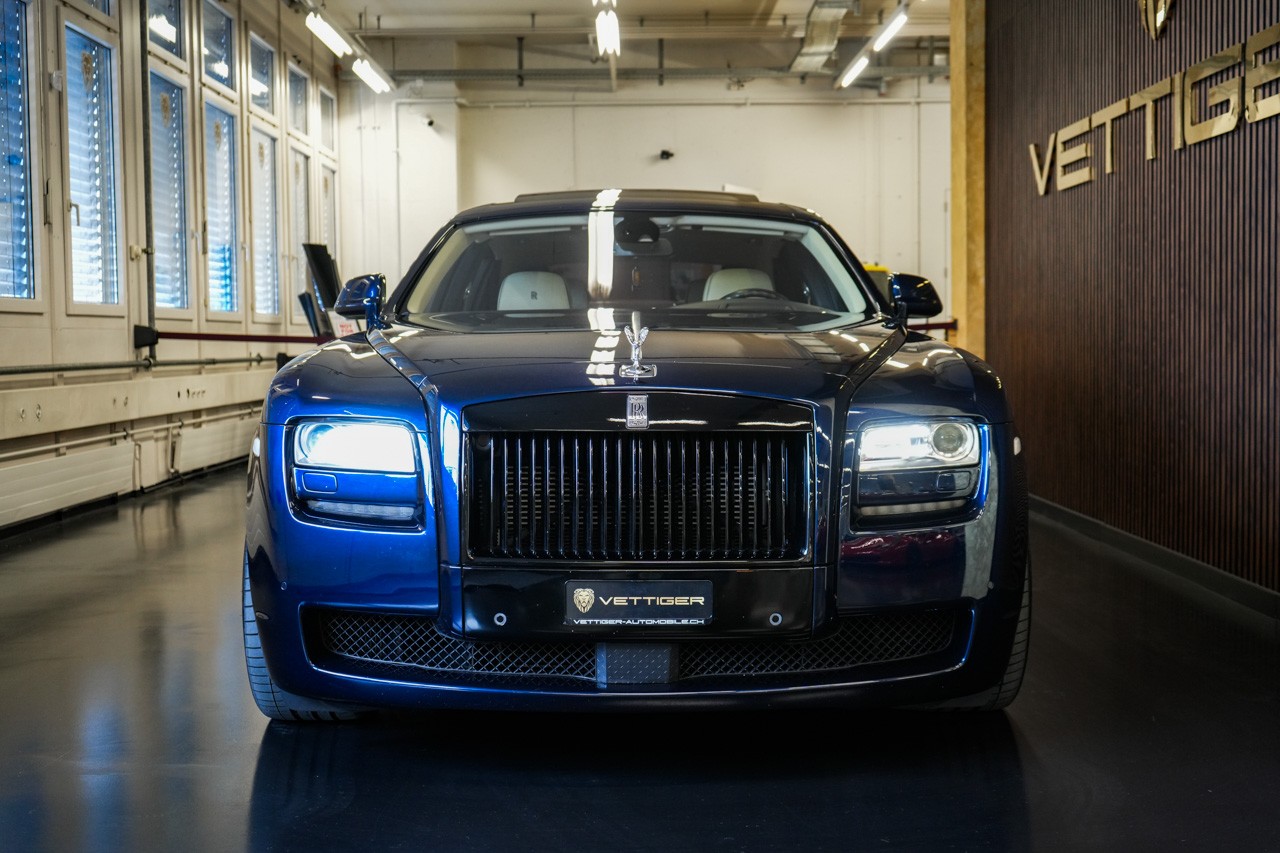 ROLLS-ROYCE Ghost 6.6 V12 EWB-showroom-element-1
