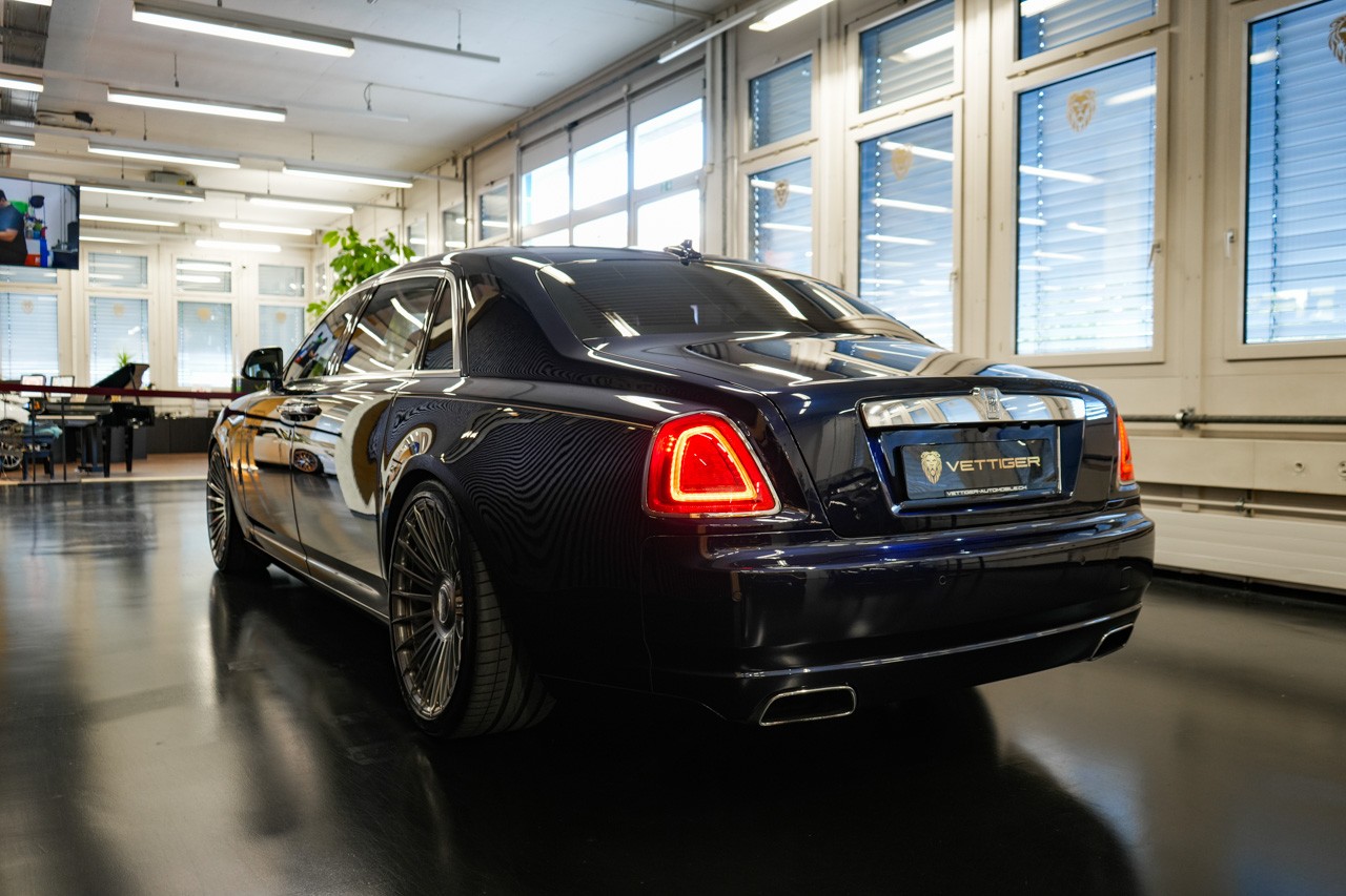 ROLLS-ROYCE Ghost 6.6 V12 EWB-showroom-element-3