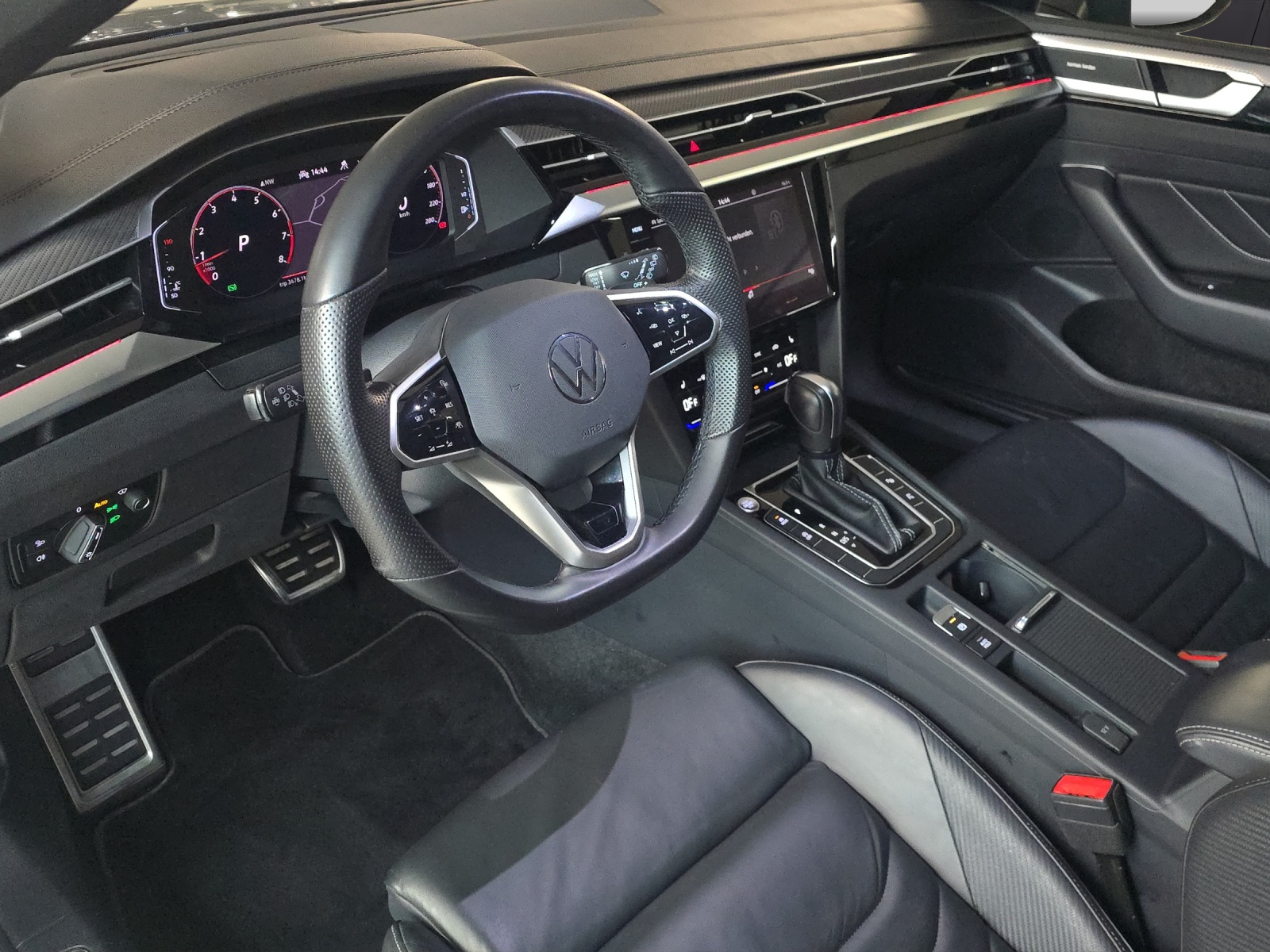 VW Arteon SB 2.0 TSI R-Line 4Motion DSG-image-9