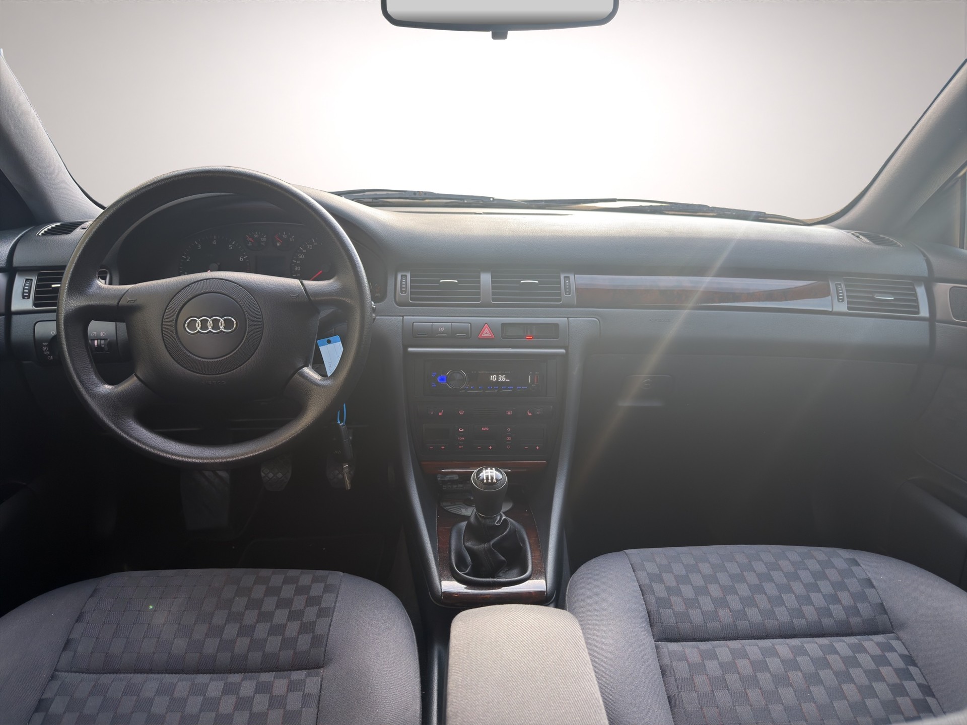AUDI A6-image-11
