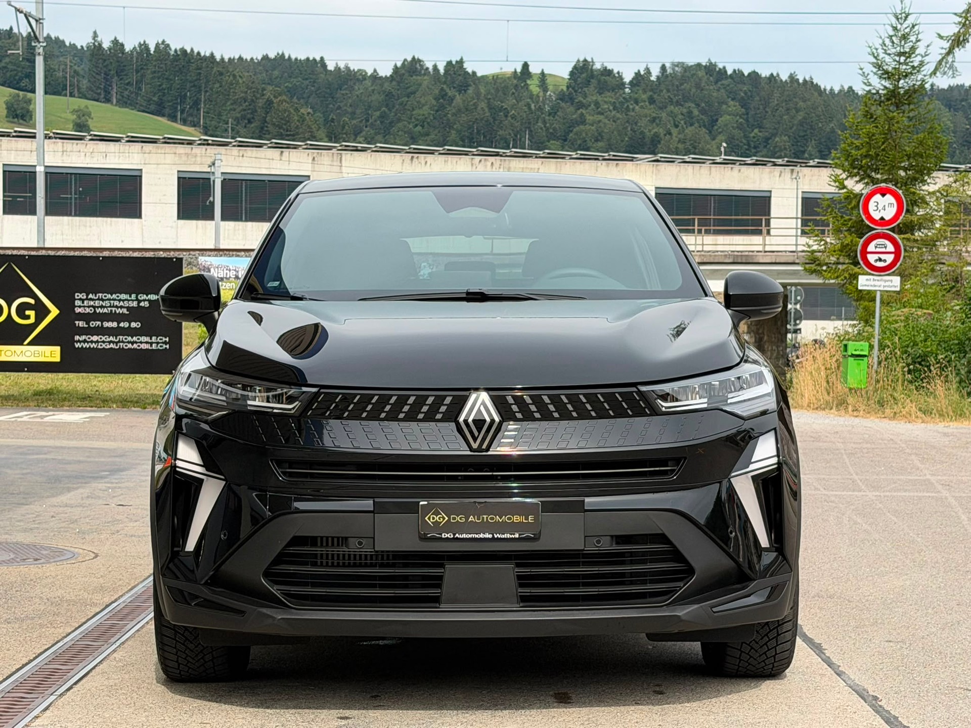 RENAULT Captur 1.3 TCe Techno EDC *Neustes Modell**Neuwertiger Zustand**Top Ausstattung**Renault Werksgarantie*-showroom-element-1