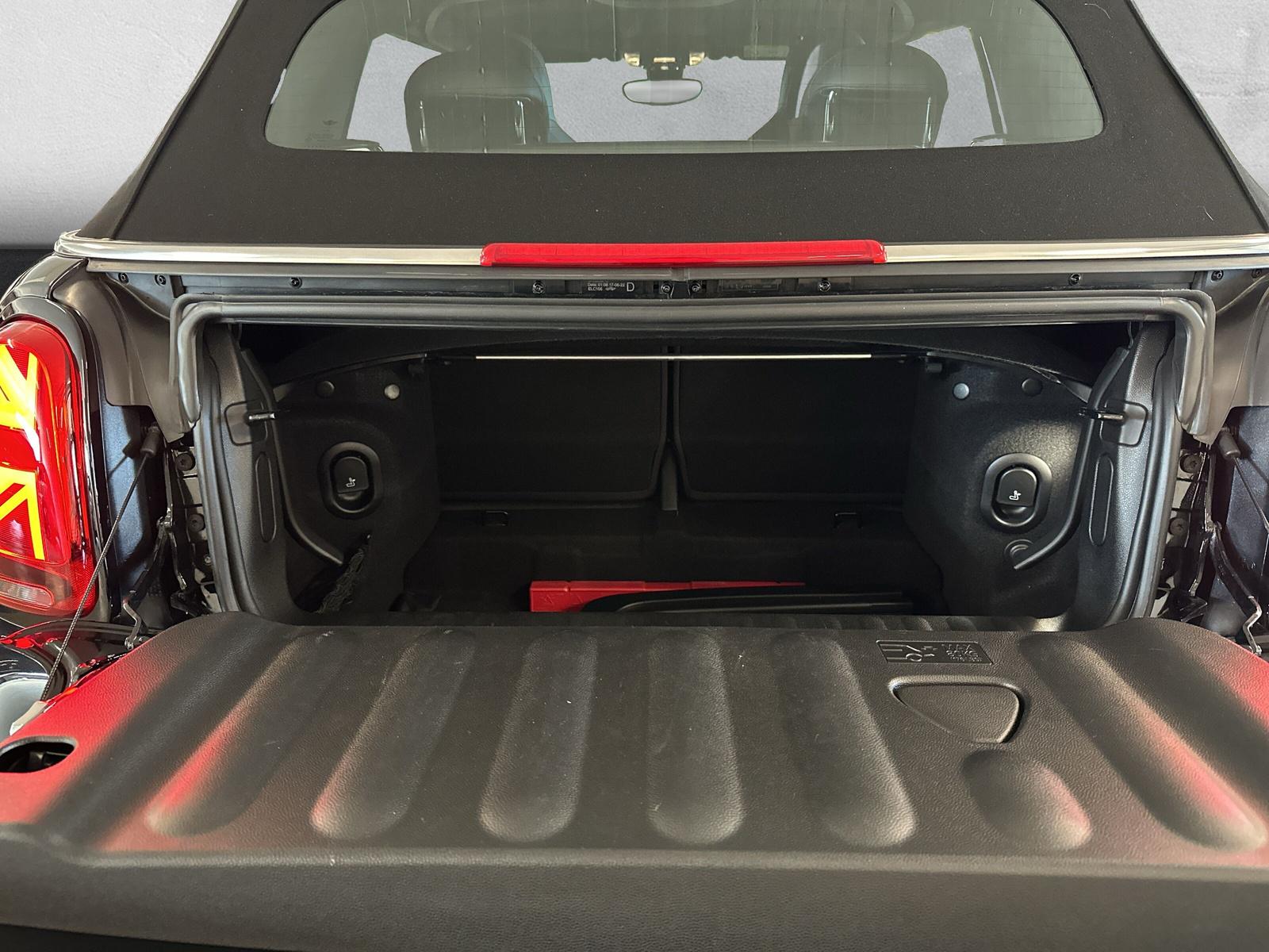 MINI Cabrio John Cooper Works F57 2.0i (CH)-image-9