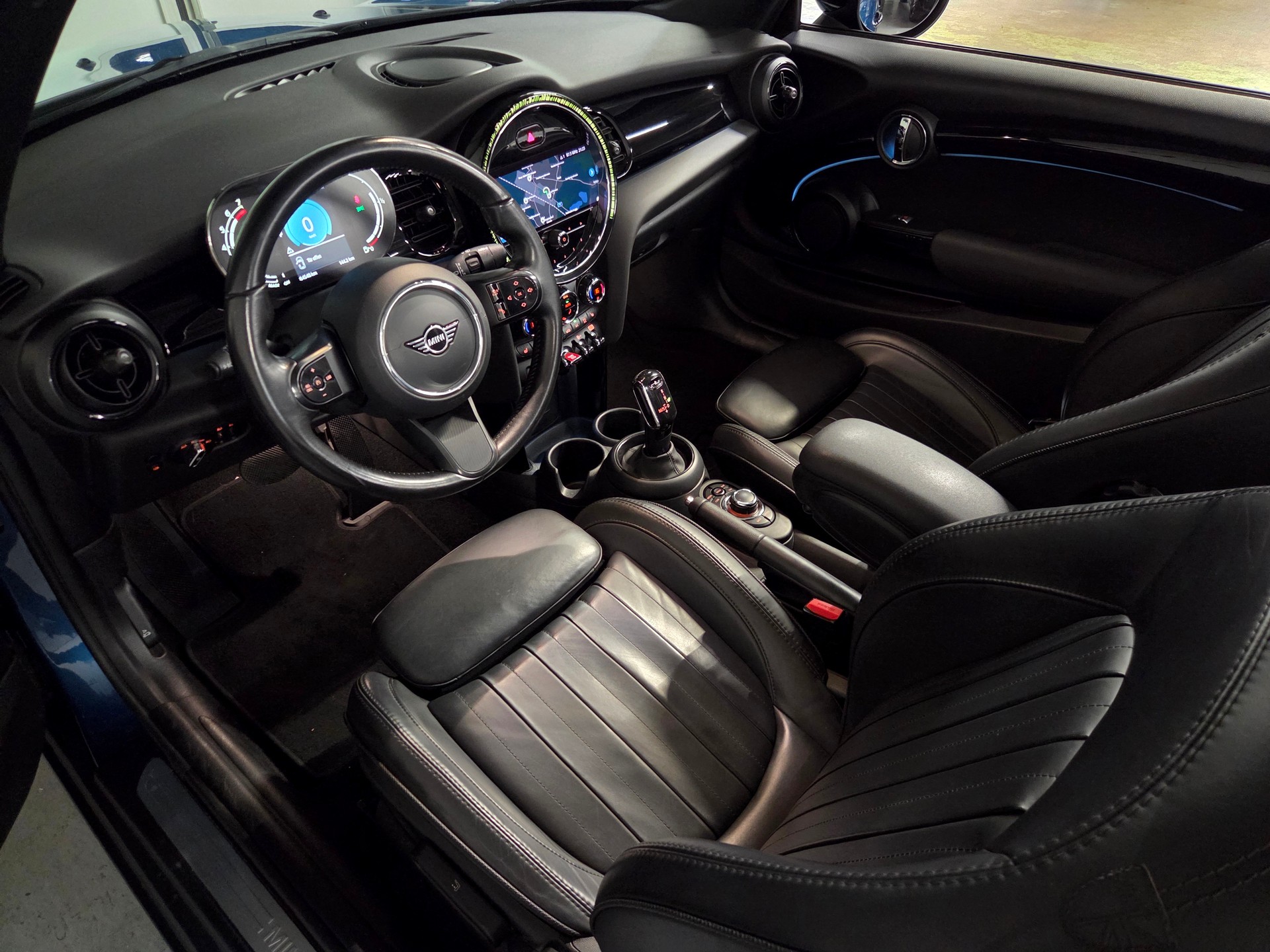 MINI Cabrio F57 1.5i Cooper-image-5