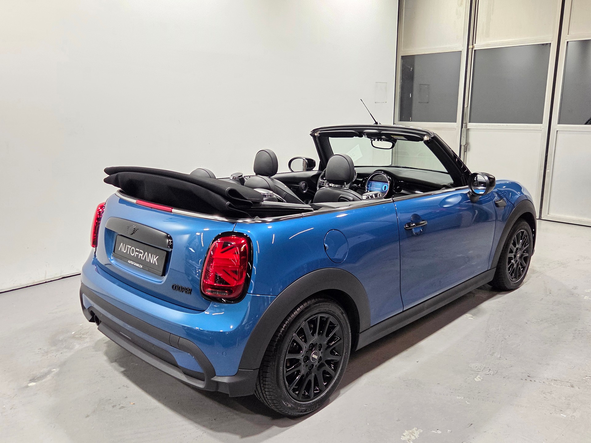 MINI Cabrio F57 1.5i Cooper-image-20