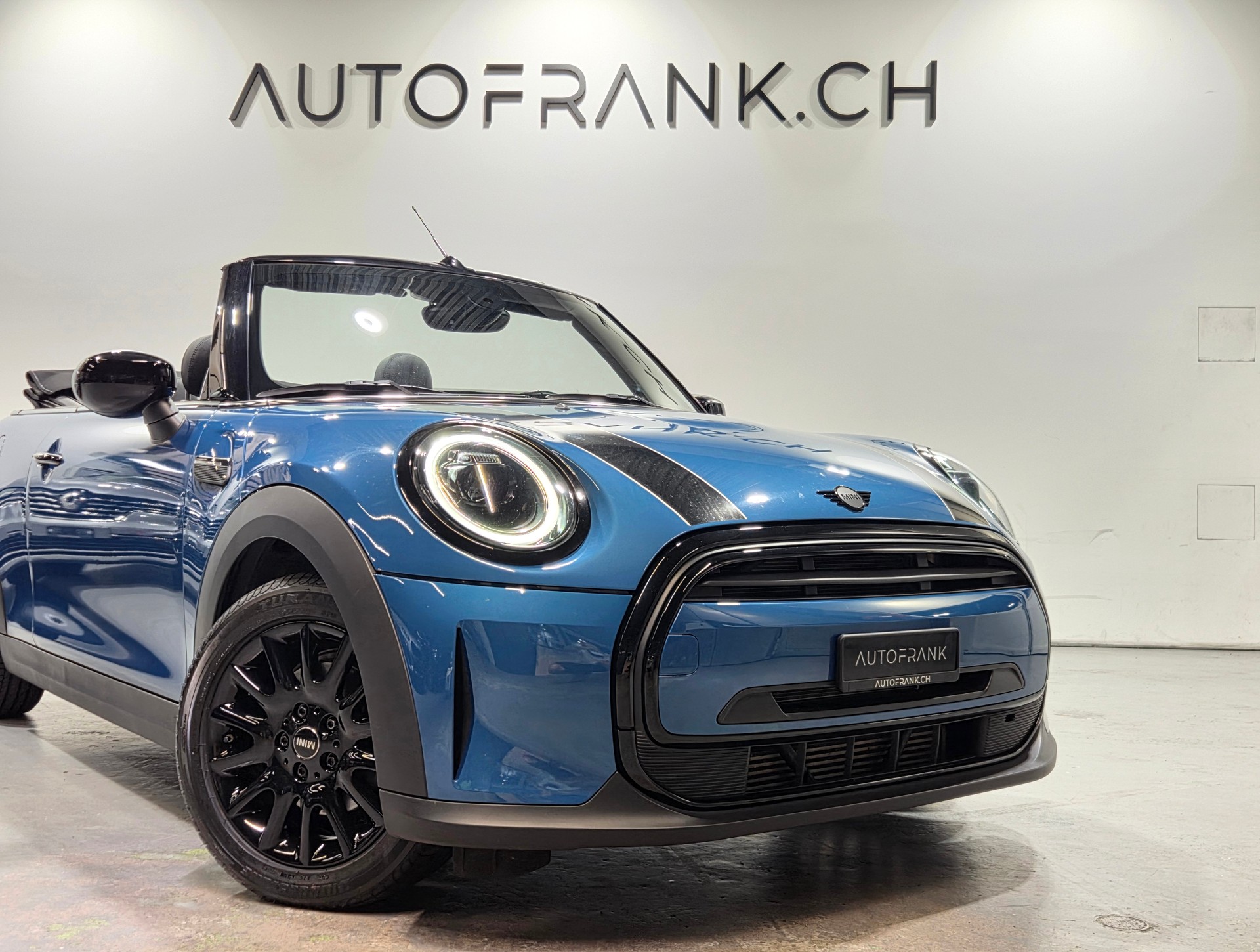 MINI Cabrio F57 1.5i Cooper-image-8