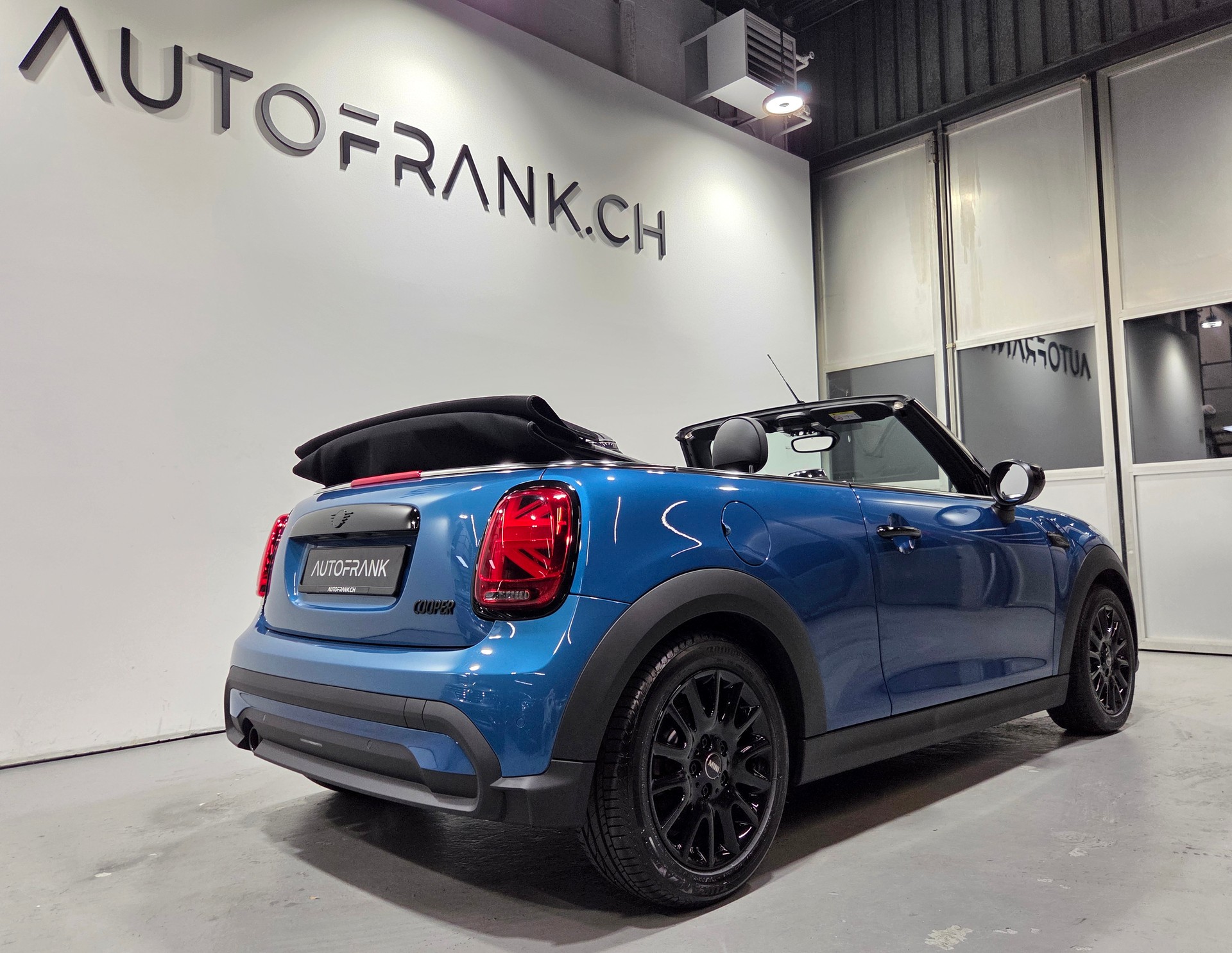 MINI Cabrio F57 1.5i Cooper-showroom-element-3