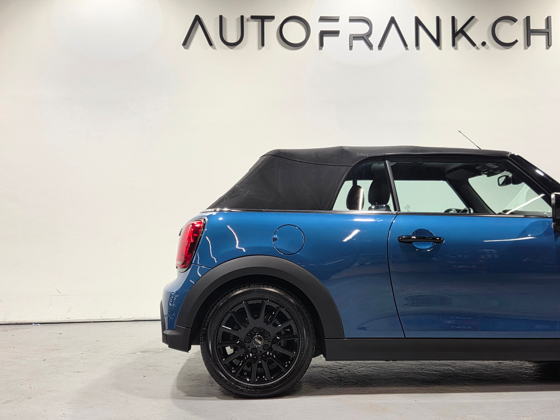 MINI Cabrio F57 1.5i Cooper-image-14