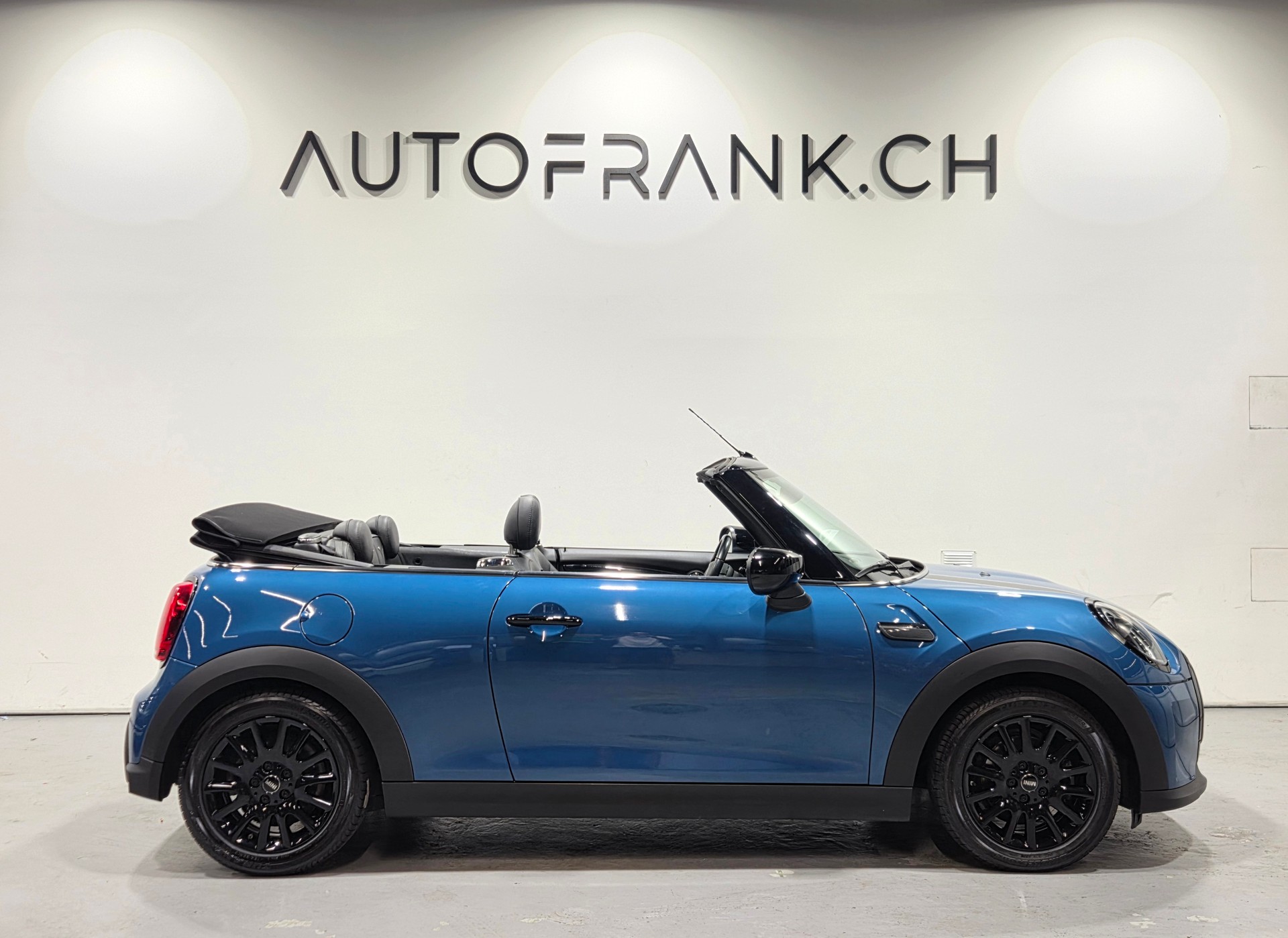 MINI Cabrio F57 1.5i Cooper-showroom-element-1