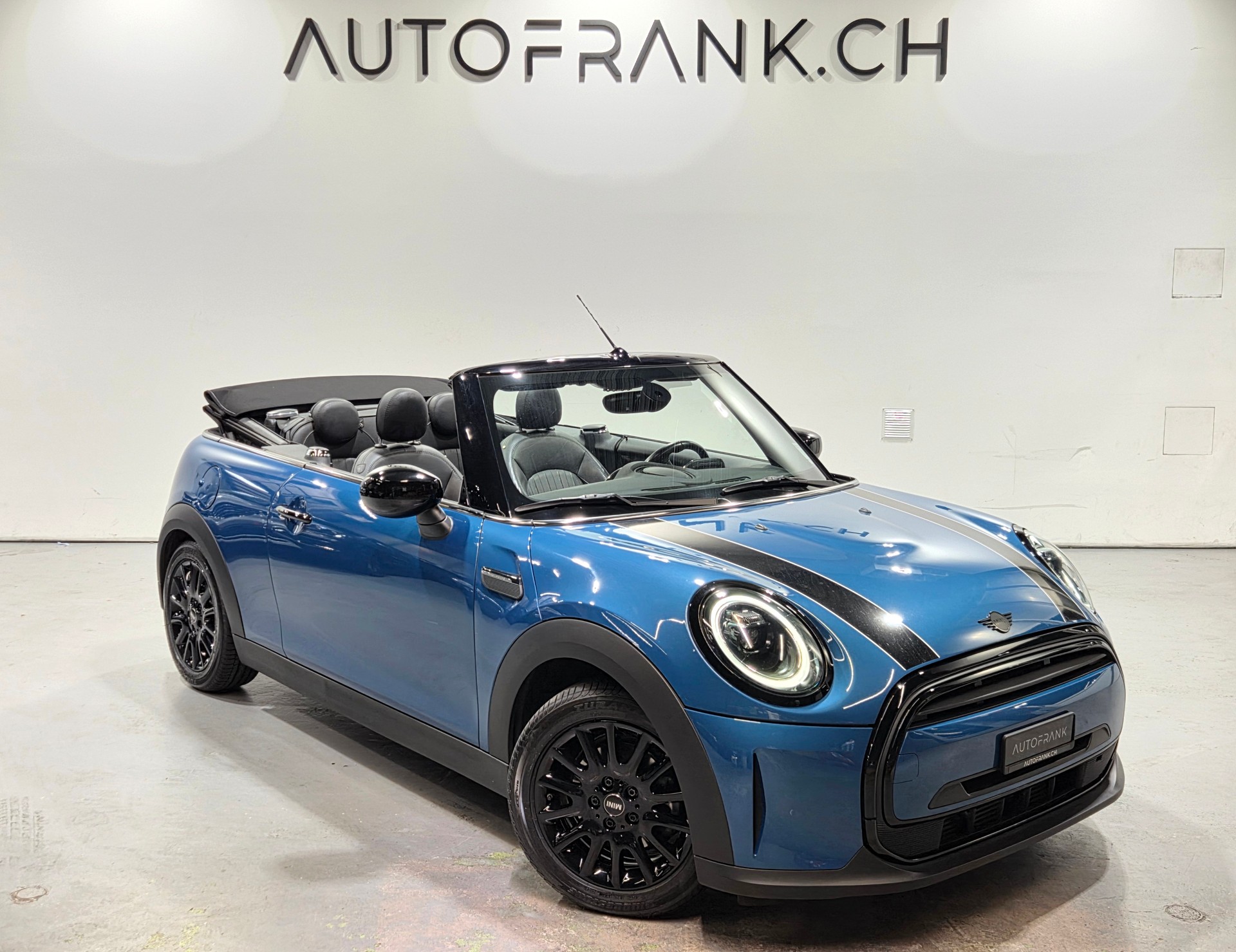 MINI Cabrio F57 1.5i Cooper-image-18