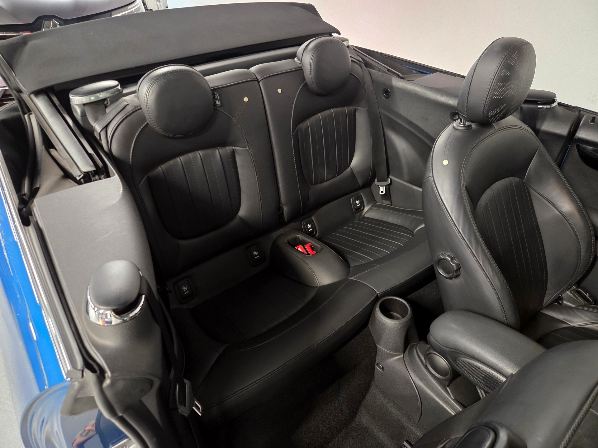 MINI Cabrio F57 1.5i Cooper-image-23