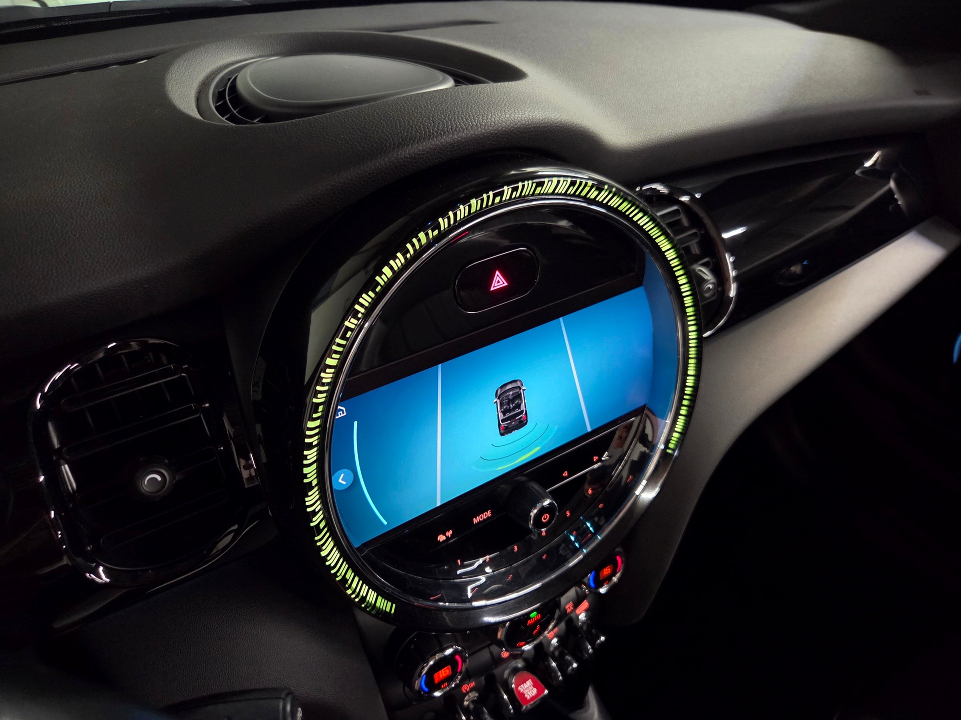 MINI Cabrio F57 1.5i Cooper-image-16