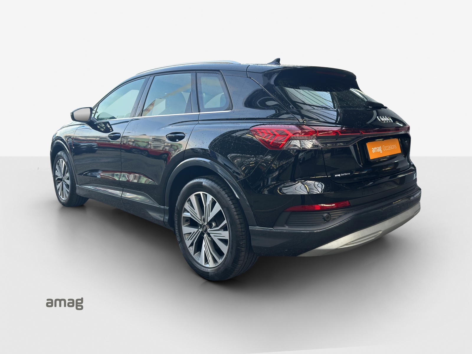 AUDI Q4 e-tron 50 quattro-showroom-element-2