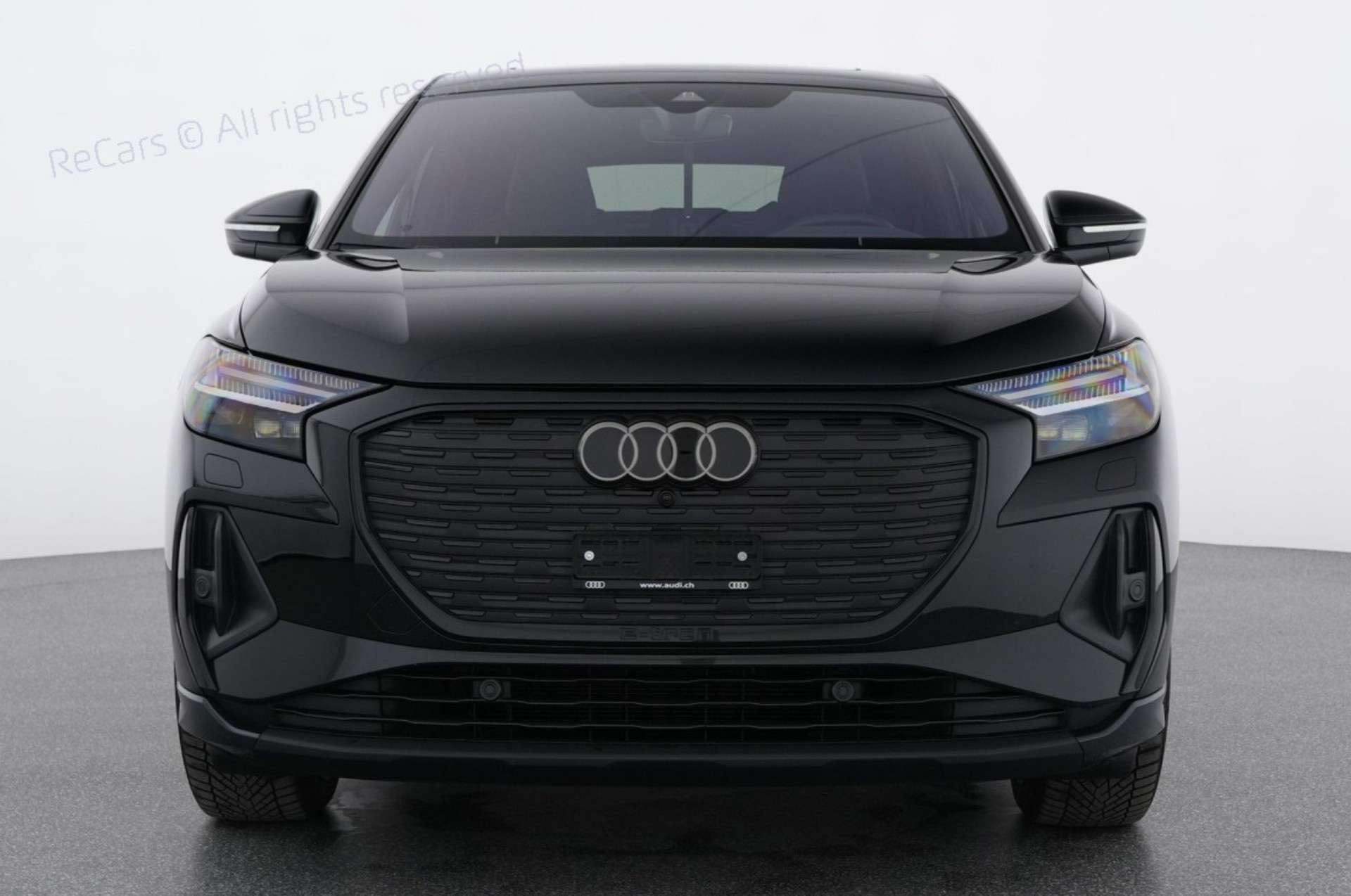 AUDI Q4 Sportback e-tron 55 quattro-showroom-element-2