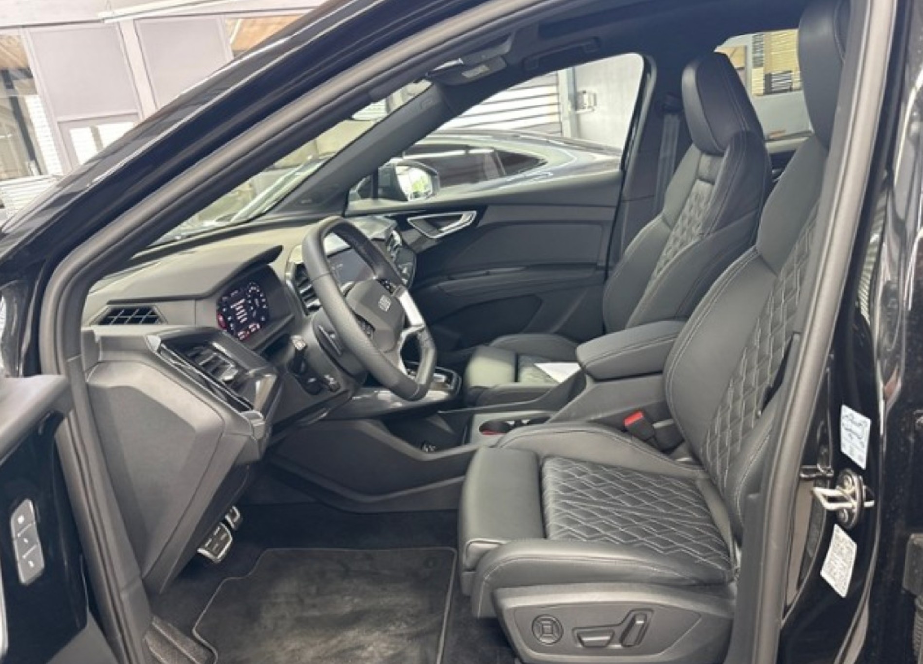 AUDI Q4 Sportback e-tron 55 quattro-image-10