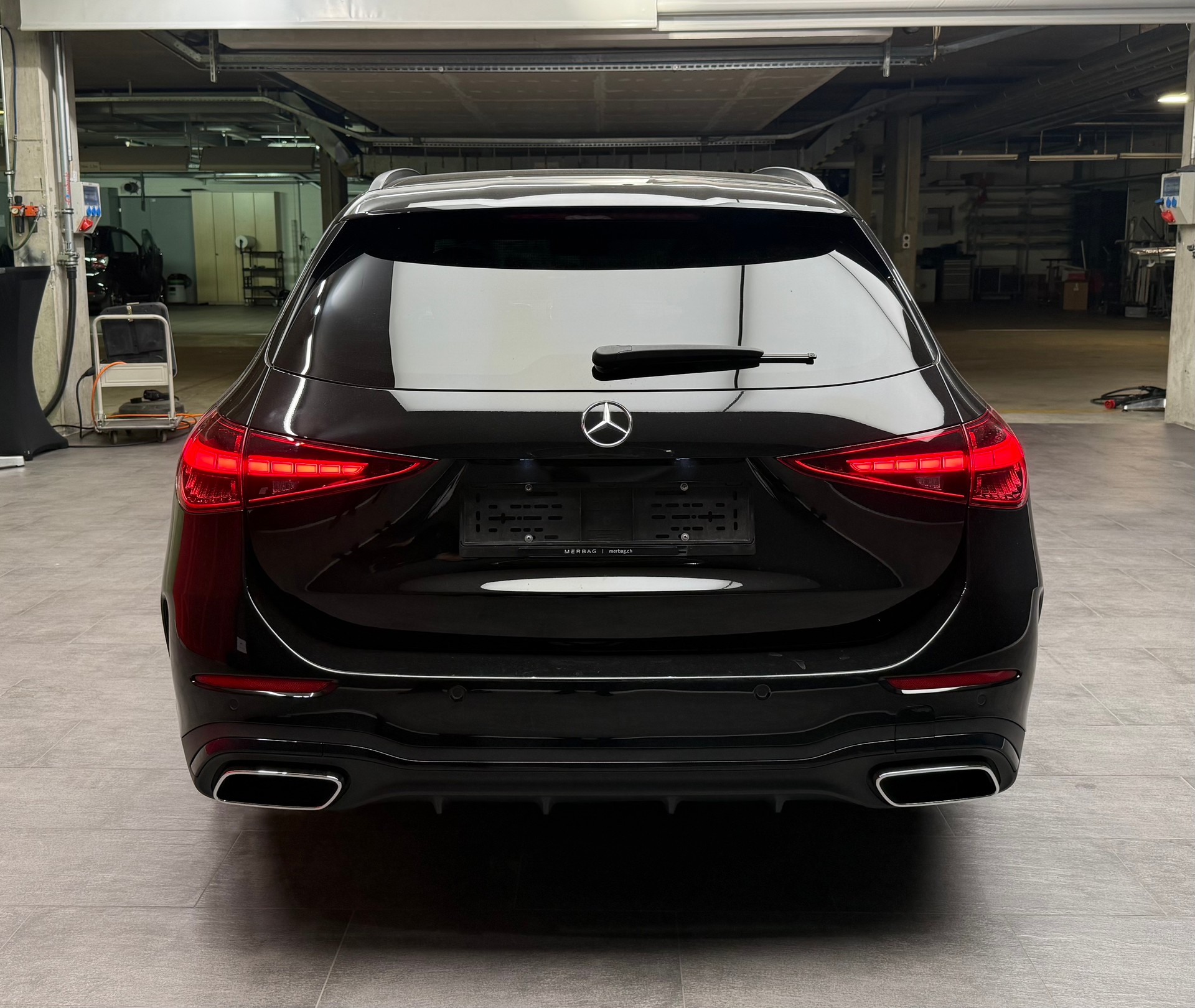 MERCEDES-BENZ C 220 d AMG Line 4matic Werksgarantie Vollausstattung-image-4