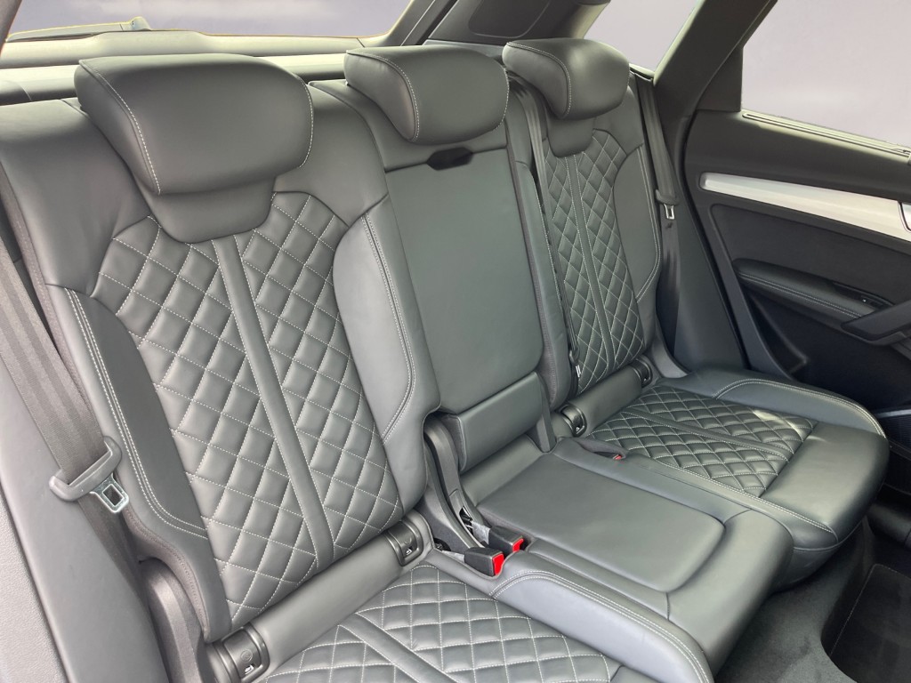 AUDI Q5 Sportback 40 TDI Blackedition quattro S-tronic-image-17