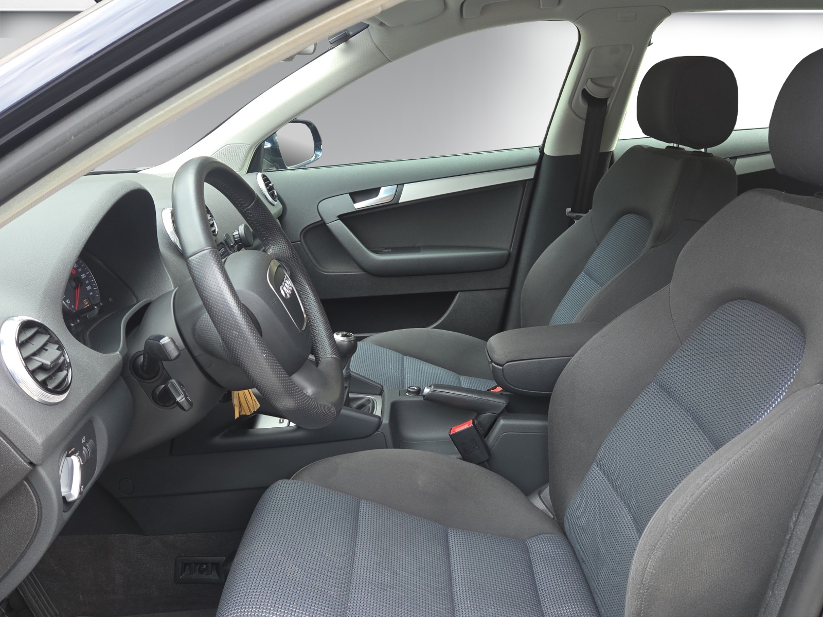AUDI A3 Sportback 2.0 TDI Ambition quattro-image-10