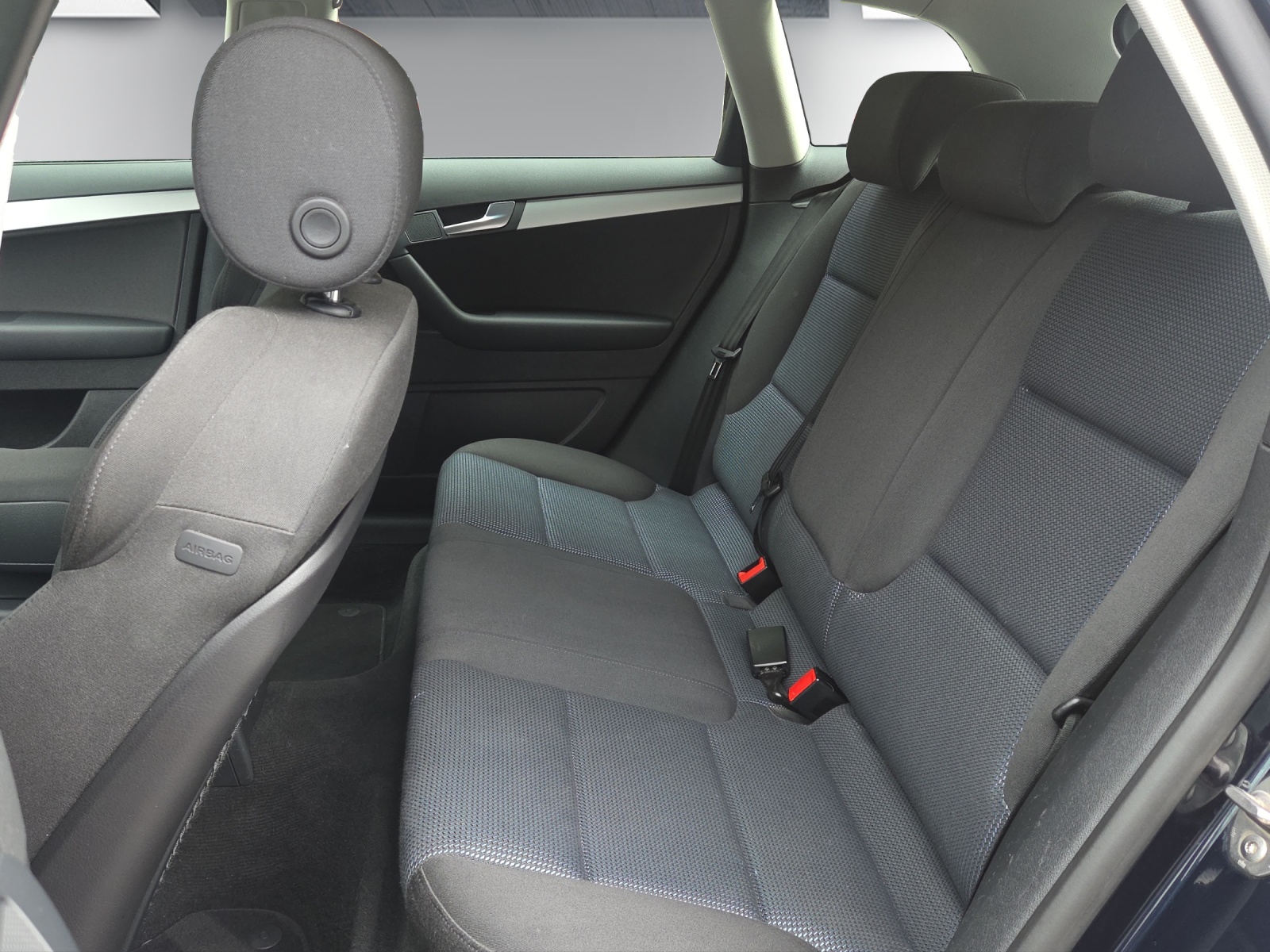 AUDI A3 Sportback 2.0 TDI Ambition quattro-image-15