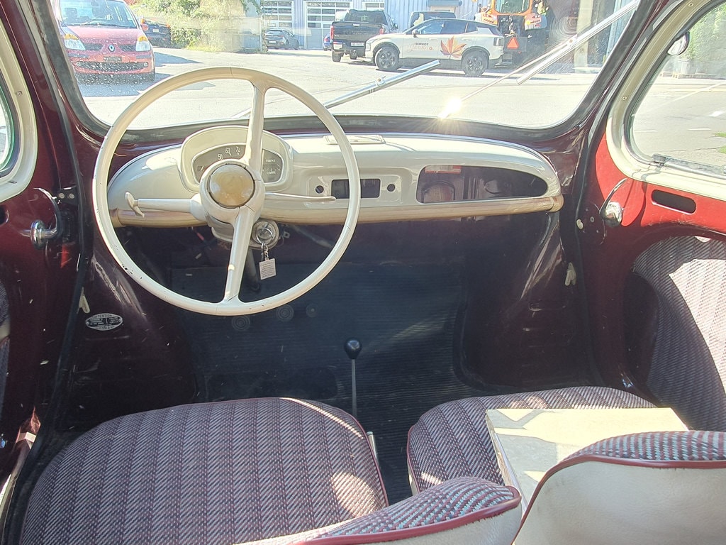 RENAULT 4CV-image-8