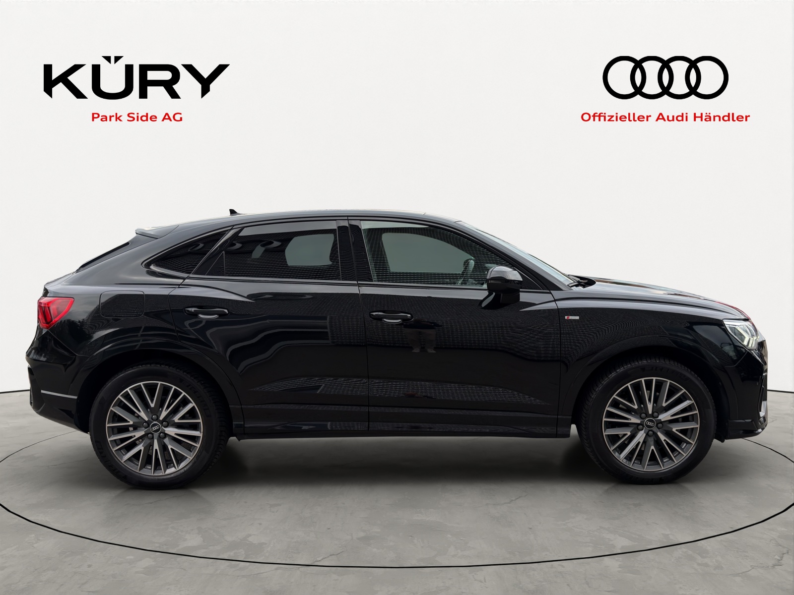AUDI Q3 Sportback 40 TDI S line Attraction 200PS-showroom-element-2
