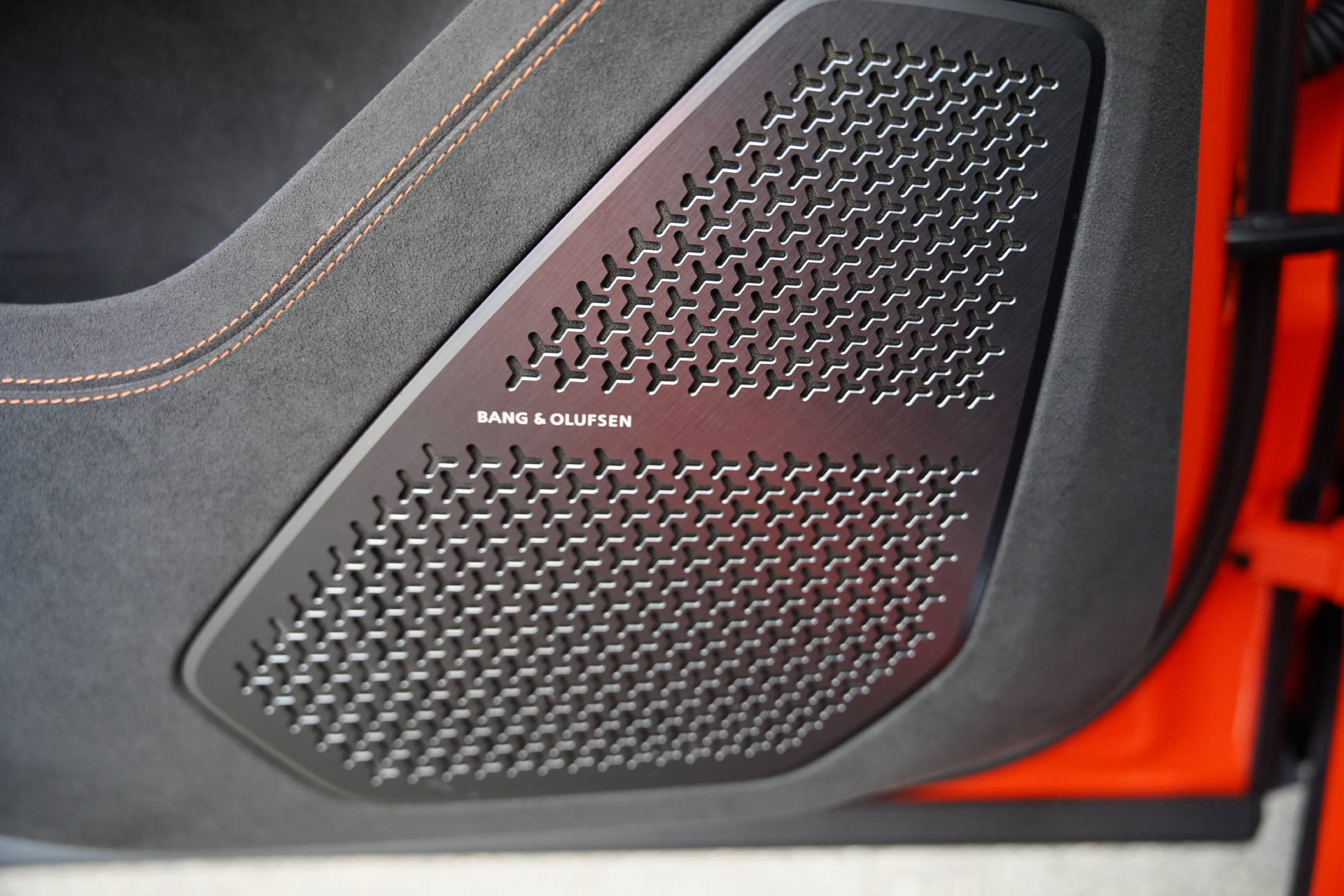 LAMBORGHINI Urus SE-image-15