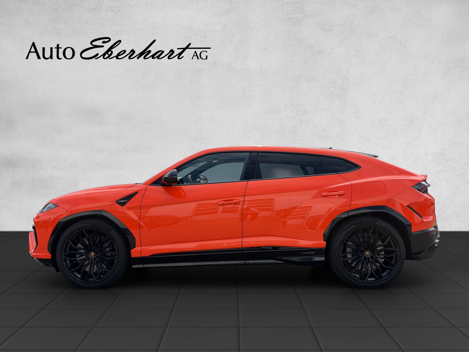LAMBORGHINI Urus SE-showroom-element-2