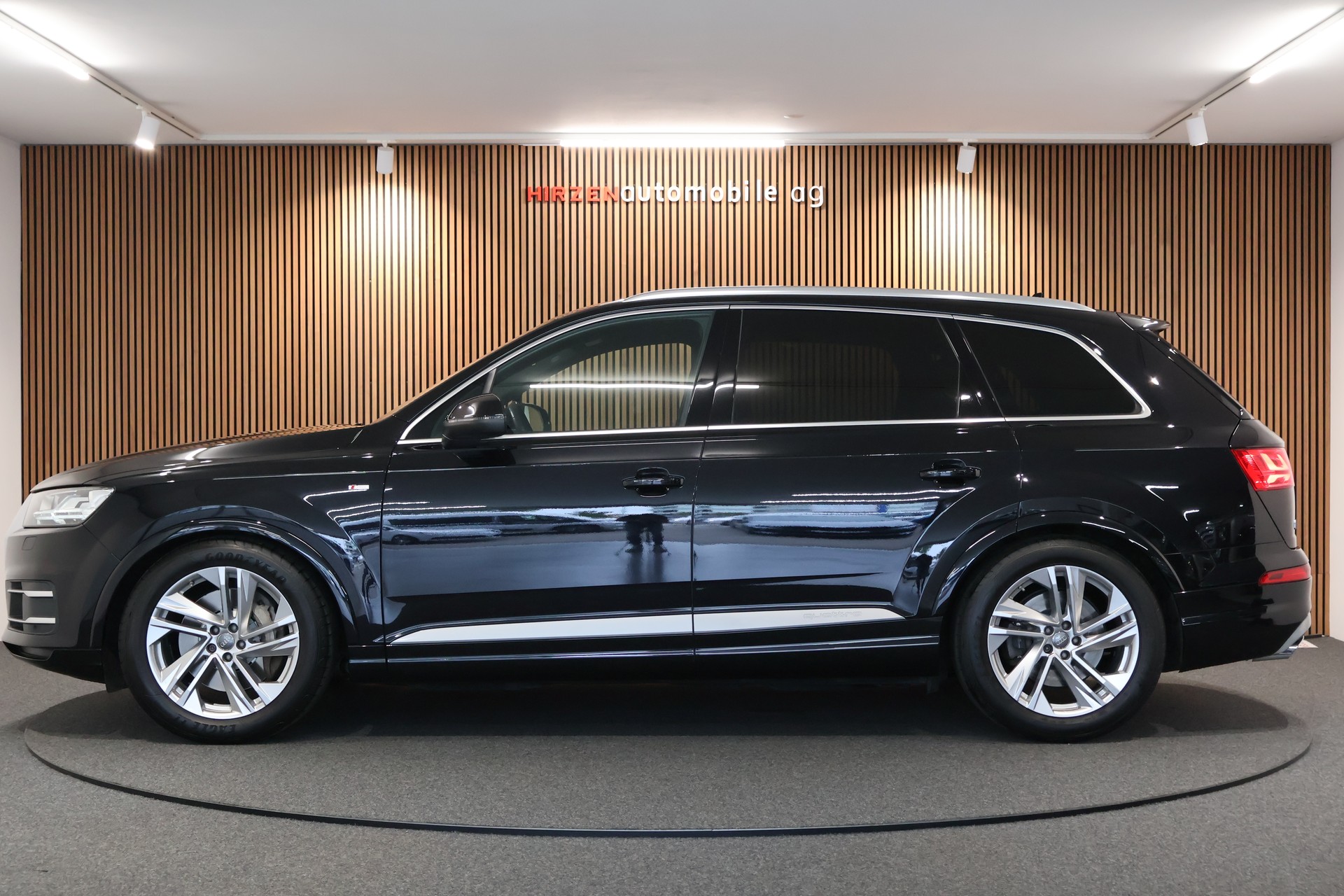 AUDI Q7 3.0 TDI quattro tiptronic 7 Sitze-showroom-element-1