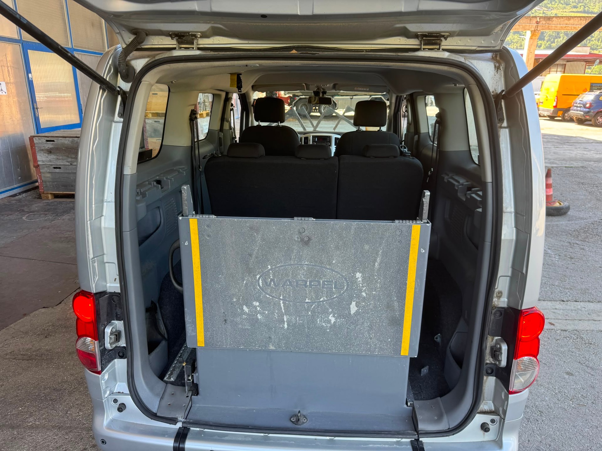 NISSAN NV200 1.5 dCi 90 Evalia Acenta-image-11
