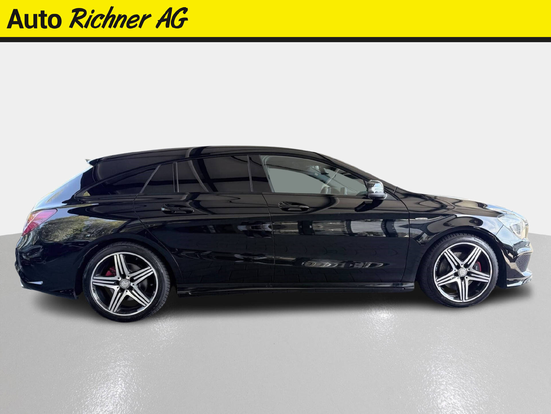 MERCEDES-BENZ CLA 250 Sport 4m Shooting Brake-showroom-element-2