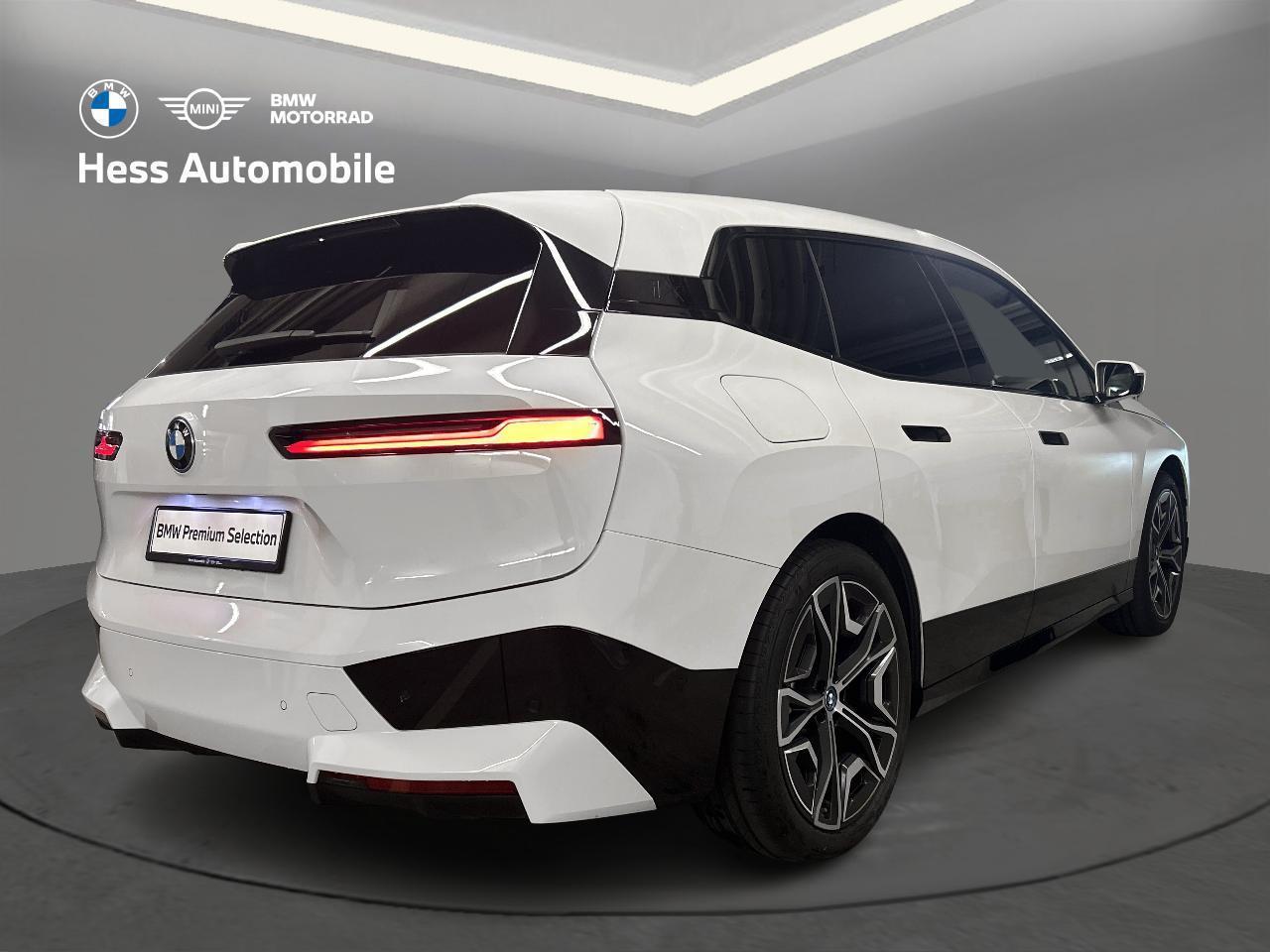 BMW iX xDrive40 SPORTPAKET AHK-showroom-element-3