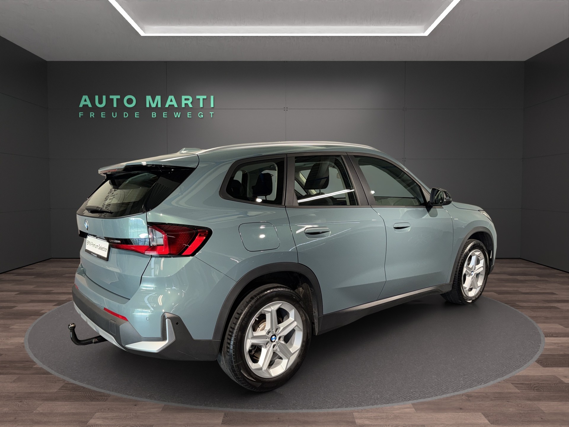 BMW X1 20d xDrive-showroom-element-3