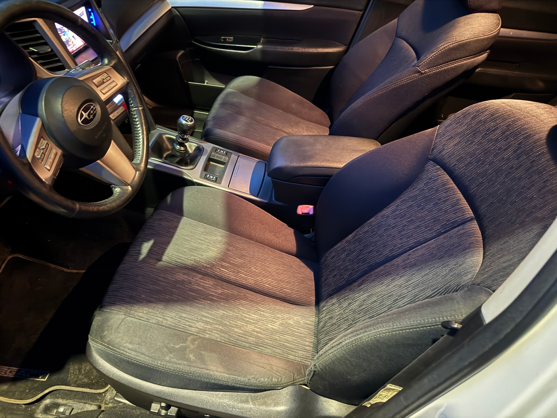 SUBARU Legacy 2.0i Swiss AWD-image-5