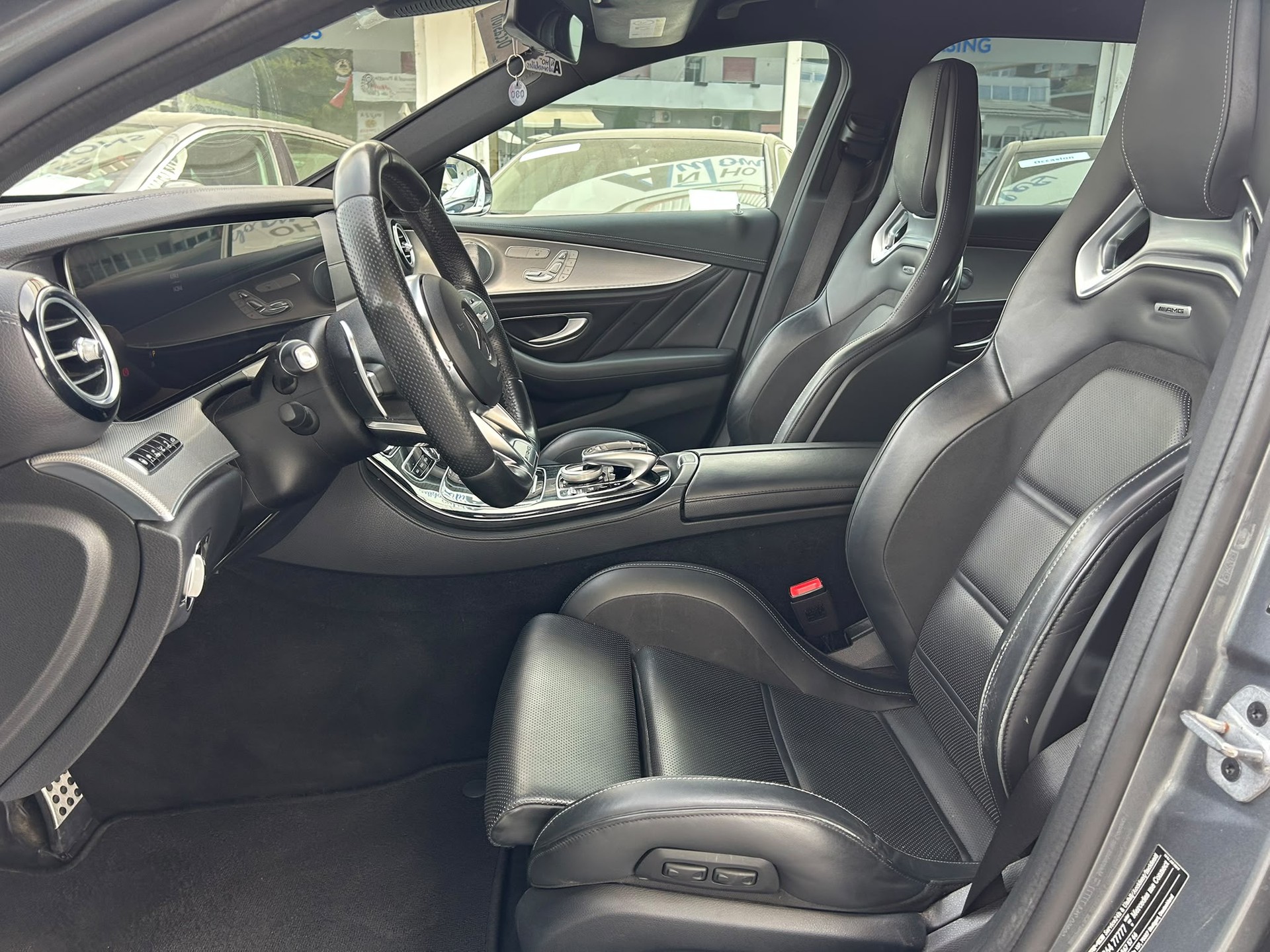 MERCEDES-BENZ E 53 AMG 4Matic 9G-Tronic-image-5