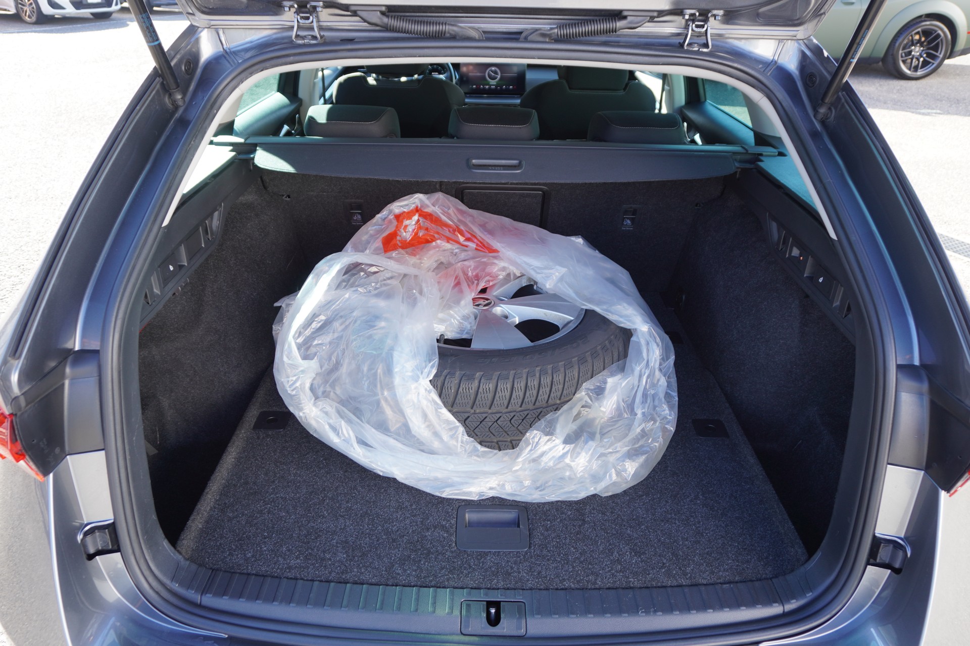 SKODA Octavia Combi 2.0 TDI DSG Ambition 4x4-image-9