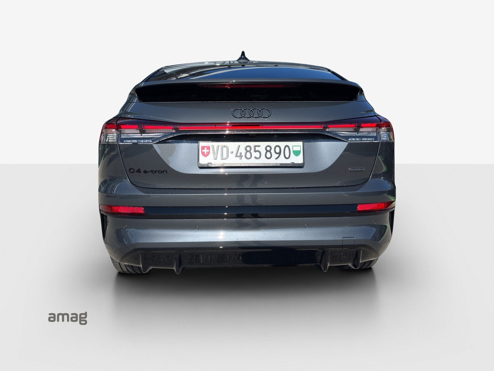 AUDI Q4 Sportback e-tron quattro performance Swiss Ski-showroom-element-3