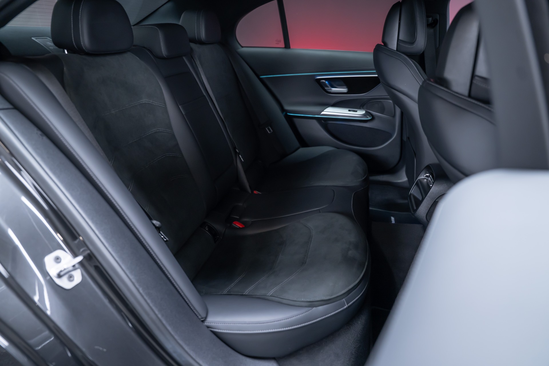 MERCEDES-BENZ E 200 AMG Line / Hyperscreen / Rückfahrkamera / el.Sitze-image-17
