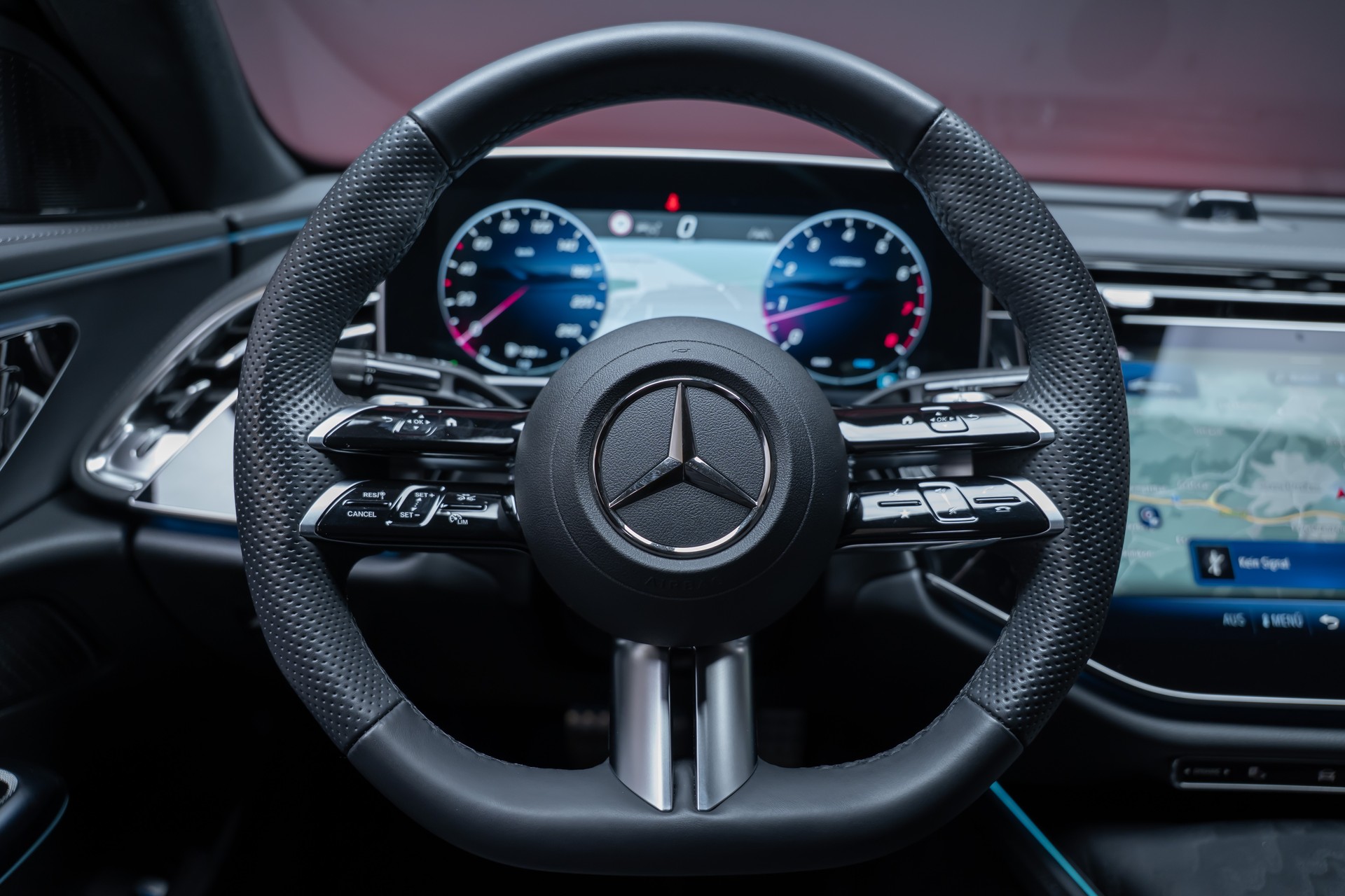 MERCEDES-BENZ E 200 AMG Line / Hyperscreen / Rückfahrkamera / el.Sitze-image-23