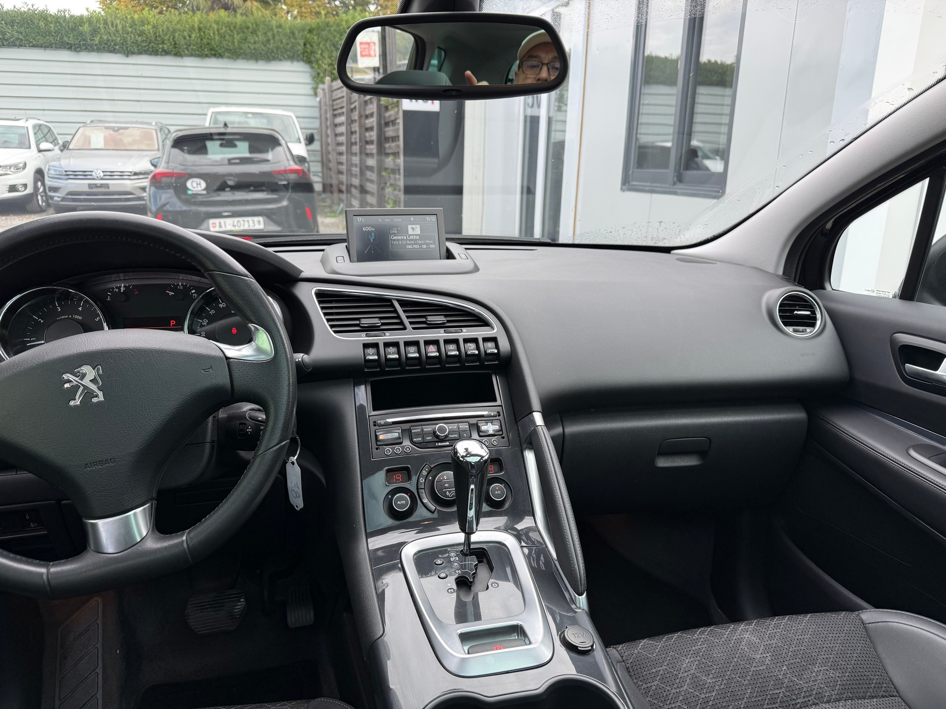 PEUGEOT 3008 1.6 16V T Allure Tiptronic-image-17