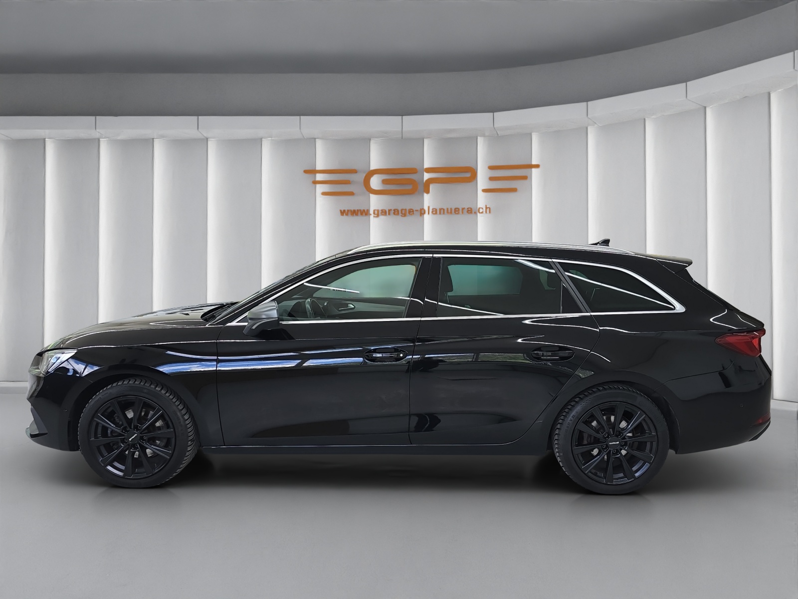 SEAT Leon ST 2.0 TDI Hola FR 4Drive DSG-showroom-element-3