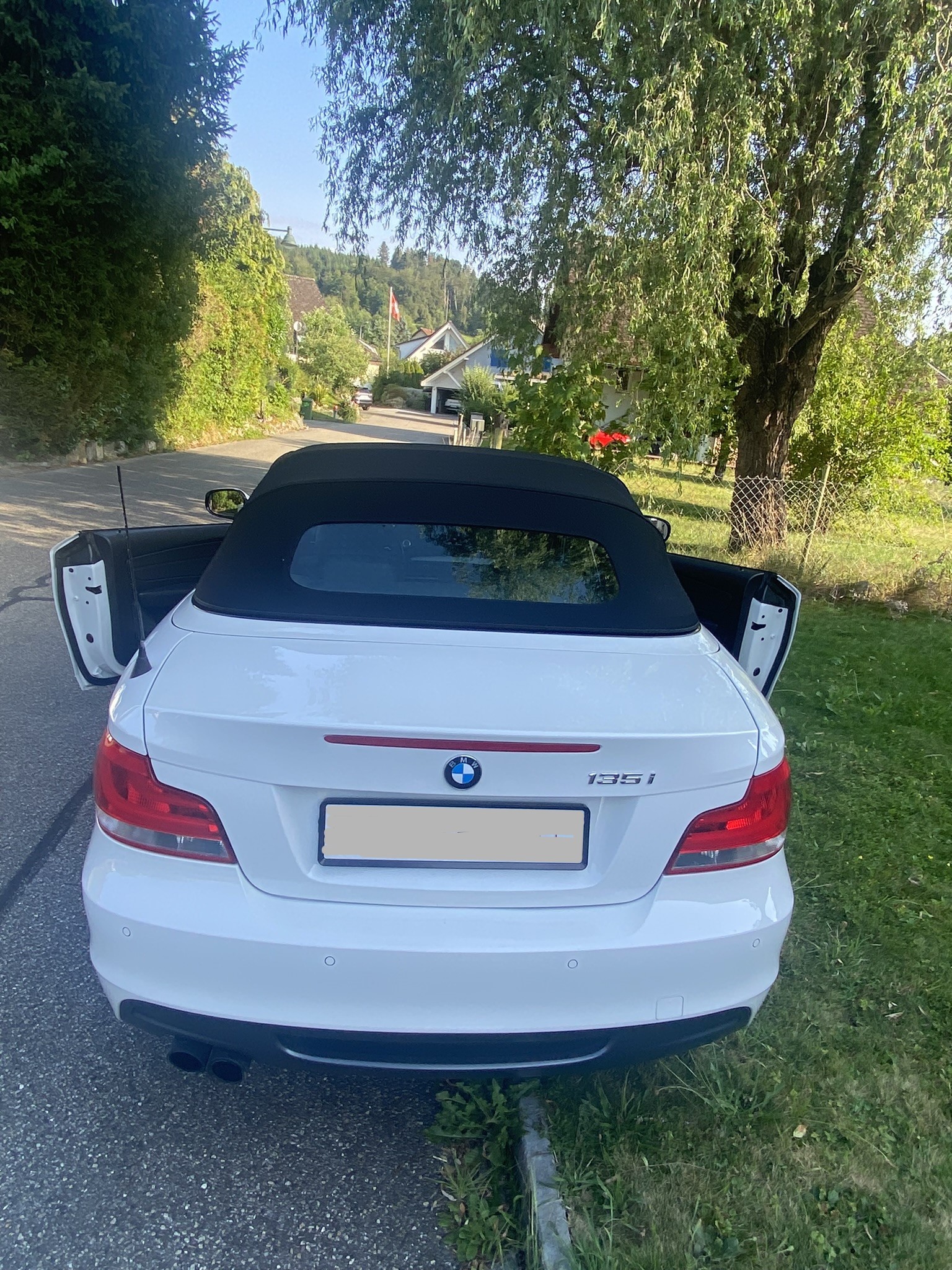 BMW 135i Cabrio DSG-image-6