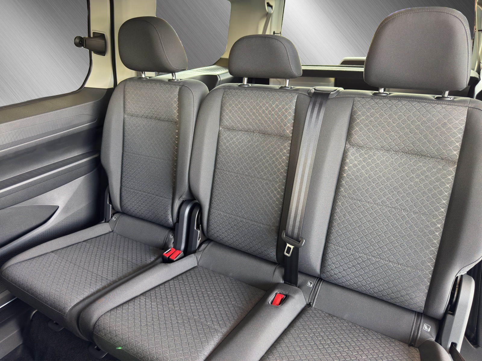 FORD TOURNEO CONNECT Grand 1.5 EcoBoost PHEV Titanium-image-12