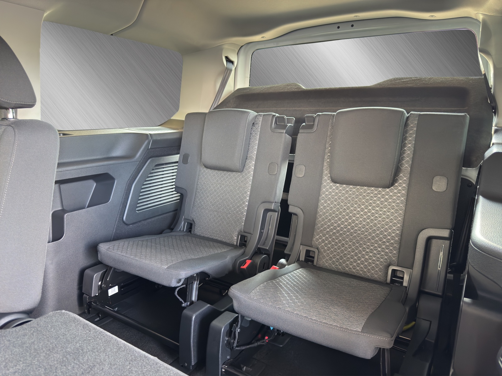 FORD TOURNEO CONNECT Grand 1.5 EcoBoost PHEV Titanium-image-13