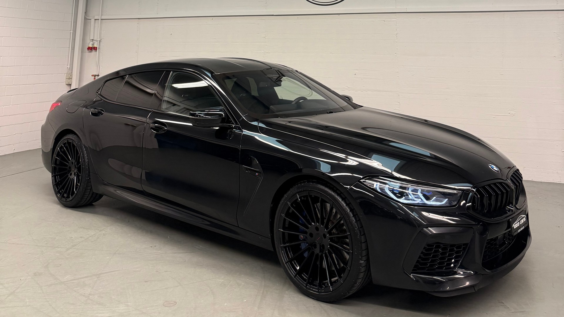 BMW M8 xDrive M Competition Steptronic Garantie & GRATISSERVICE / Aktionsleasing ab 999.--showroom-element-3