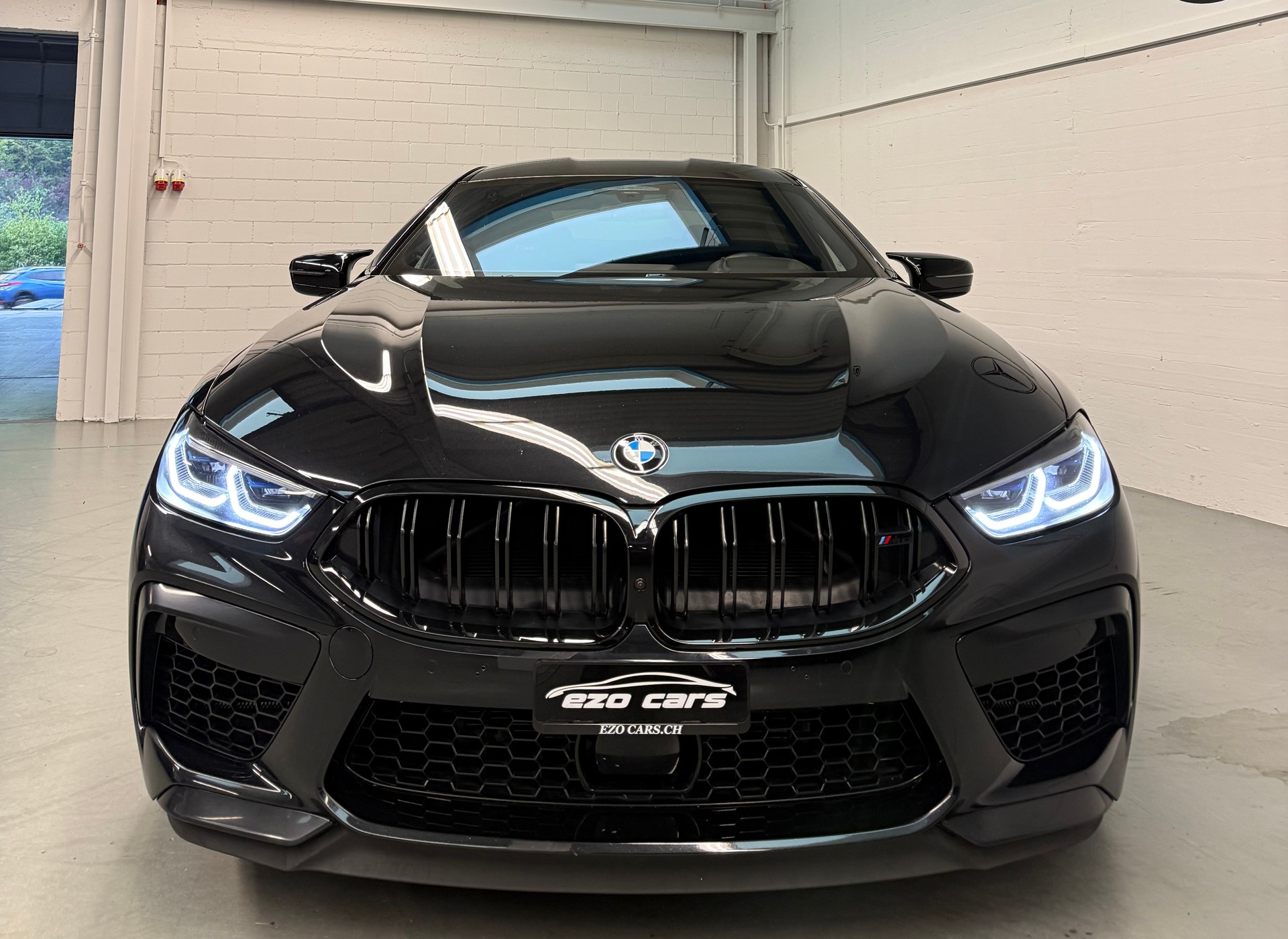 BMW M8 xDrive M Competition Steptronic Garantie & GRATISSERVICE / Aktionsleasing ab 999.--showroom-element-1