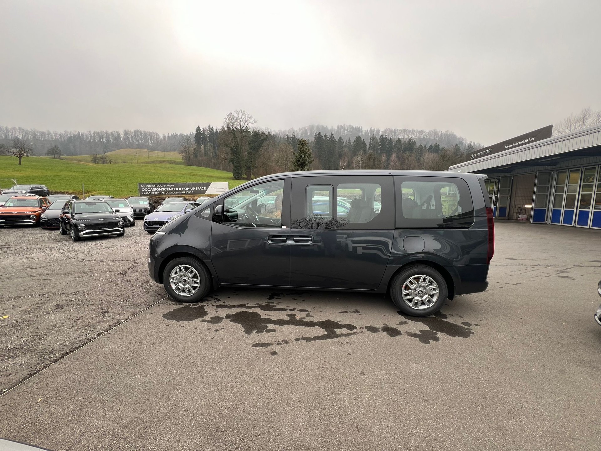 HYUNDAI Staria Wagon 1.6 T-GDi HEV Amplia A-showroom-element-3