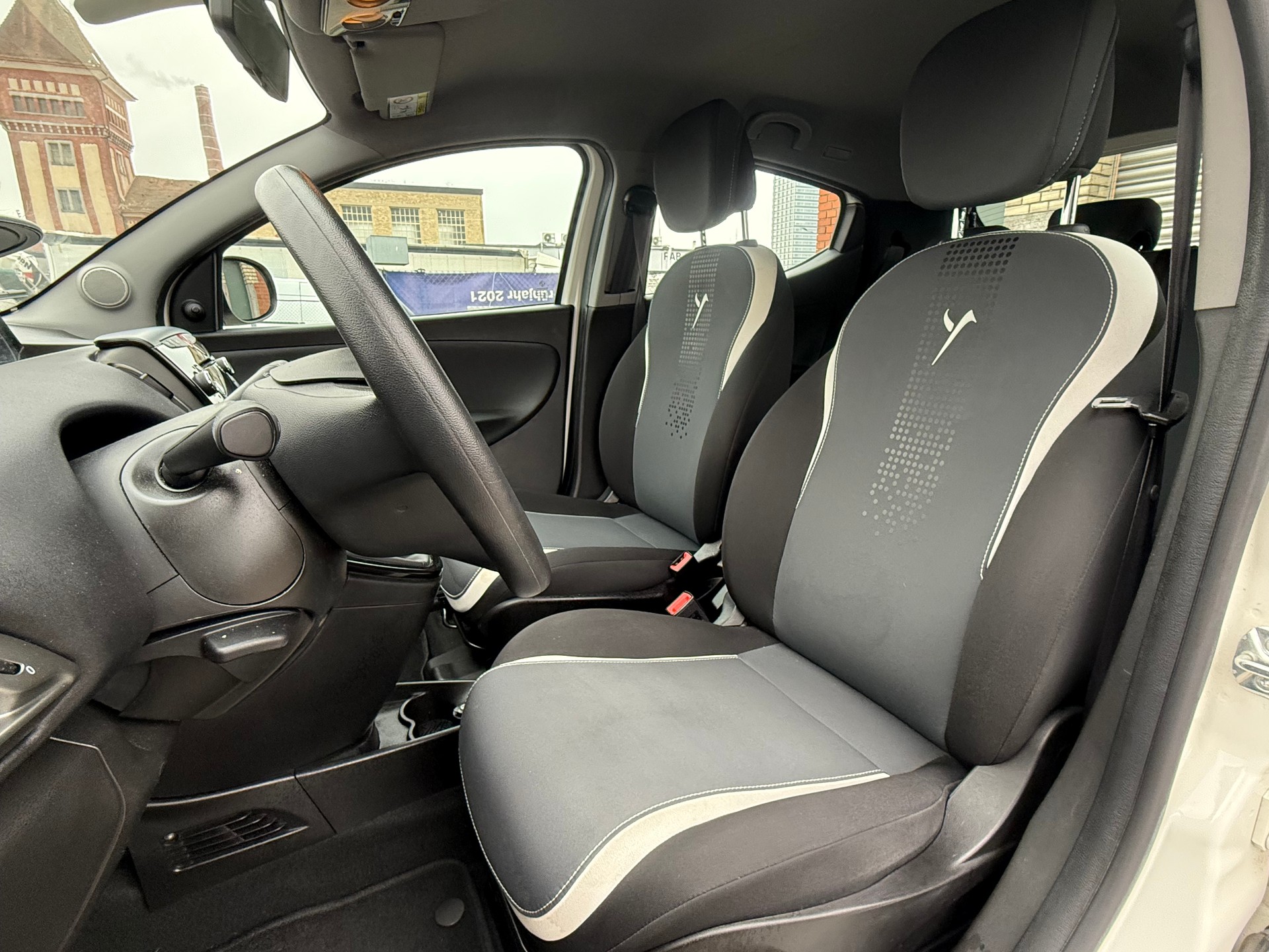 LANCIA Ypsilon 1.2 Elefantino-image-11
