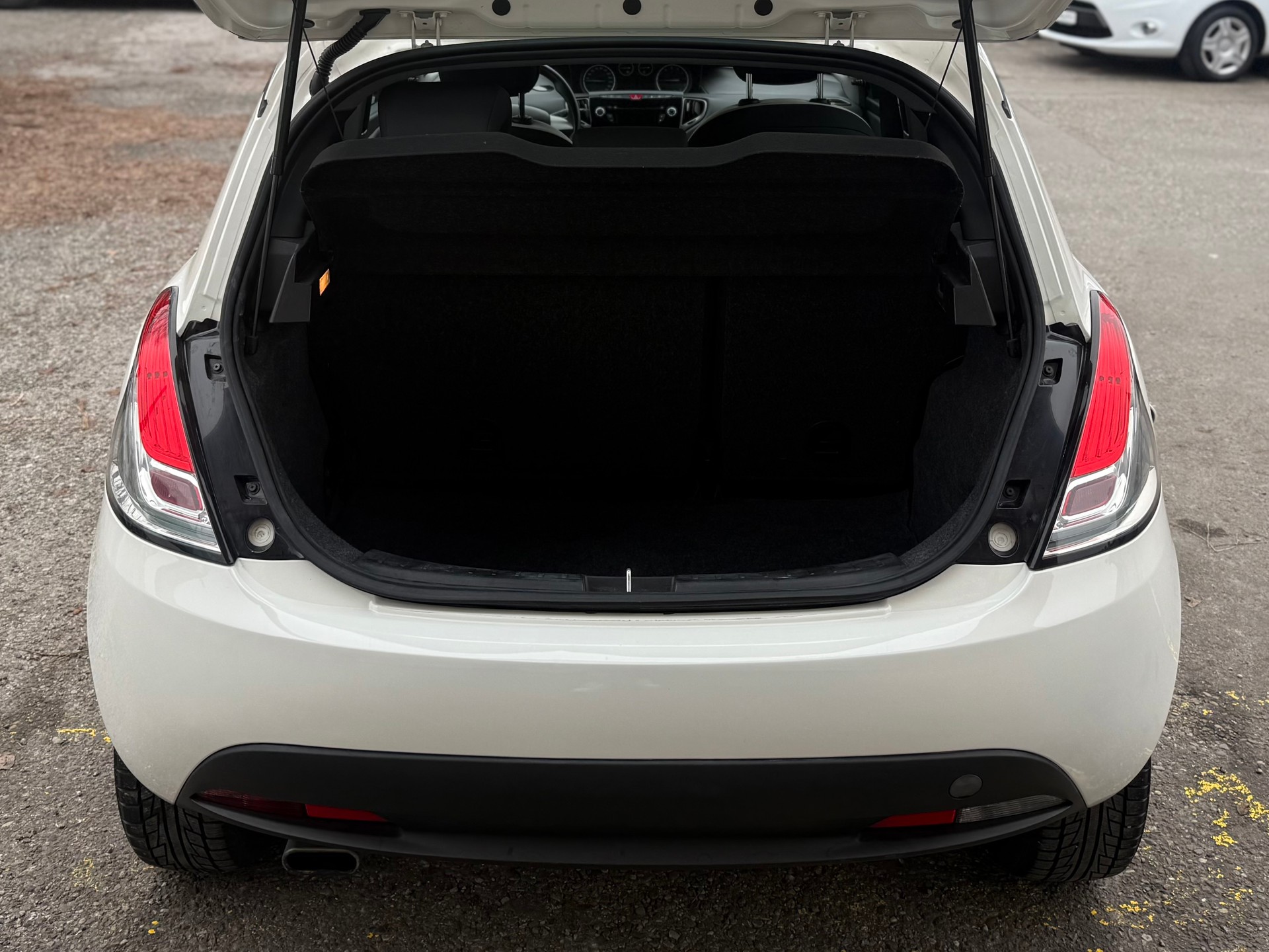 LANCIA Ypsilon 1.2 Elefantino-image-8