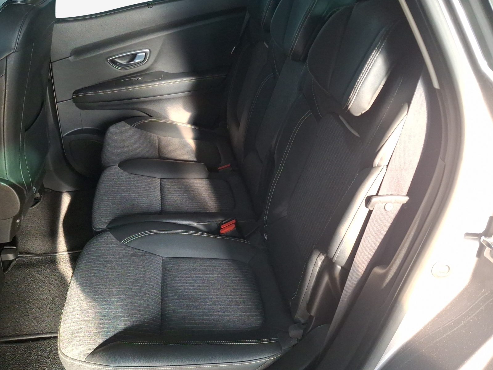 RENAULT Scénic 1.3 16V Turbo Intens EDC-image-11