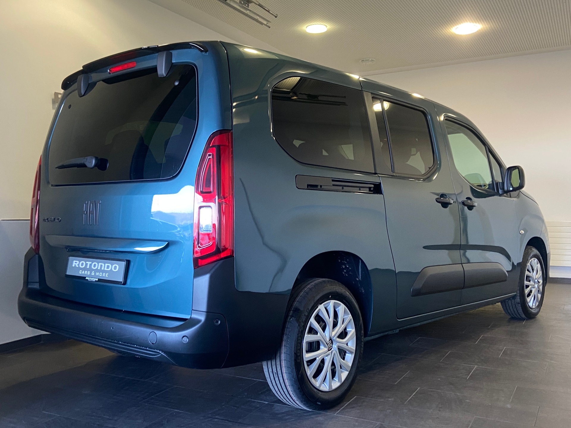 FIAT Doblo L2 1.5 BlueHDi Automat - 7 Plätze-showroom-element-1